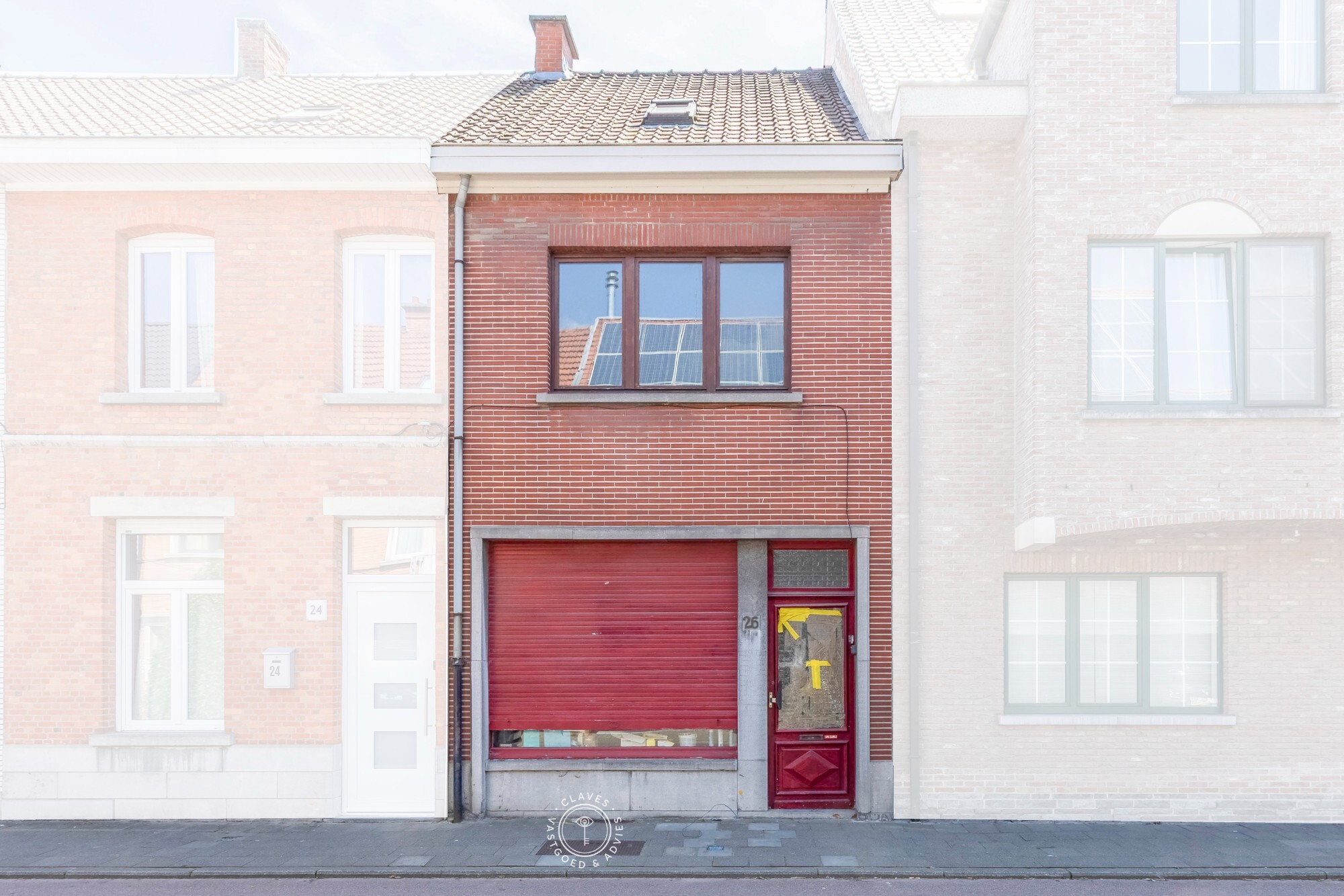 Te renoveren woning met garage in het centrum van Sint-Niklaas