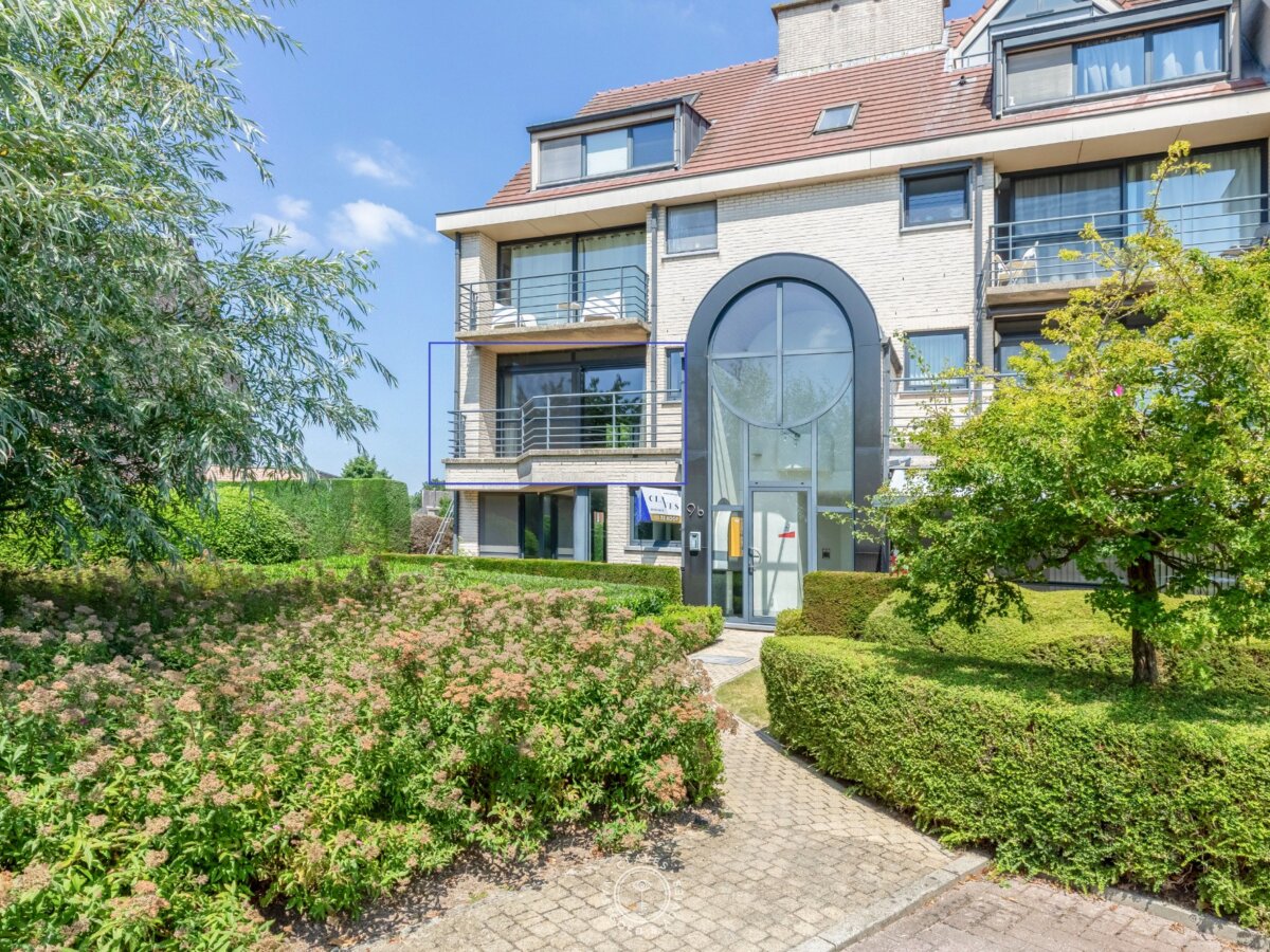 Ruim appartement met drie slaapkamers en zonnig terras