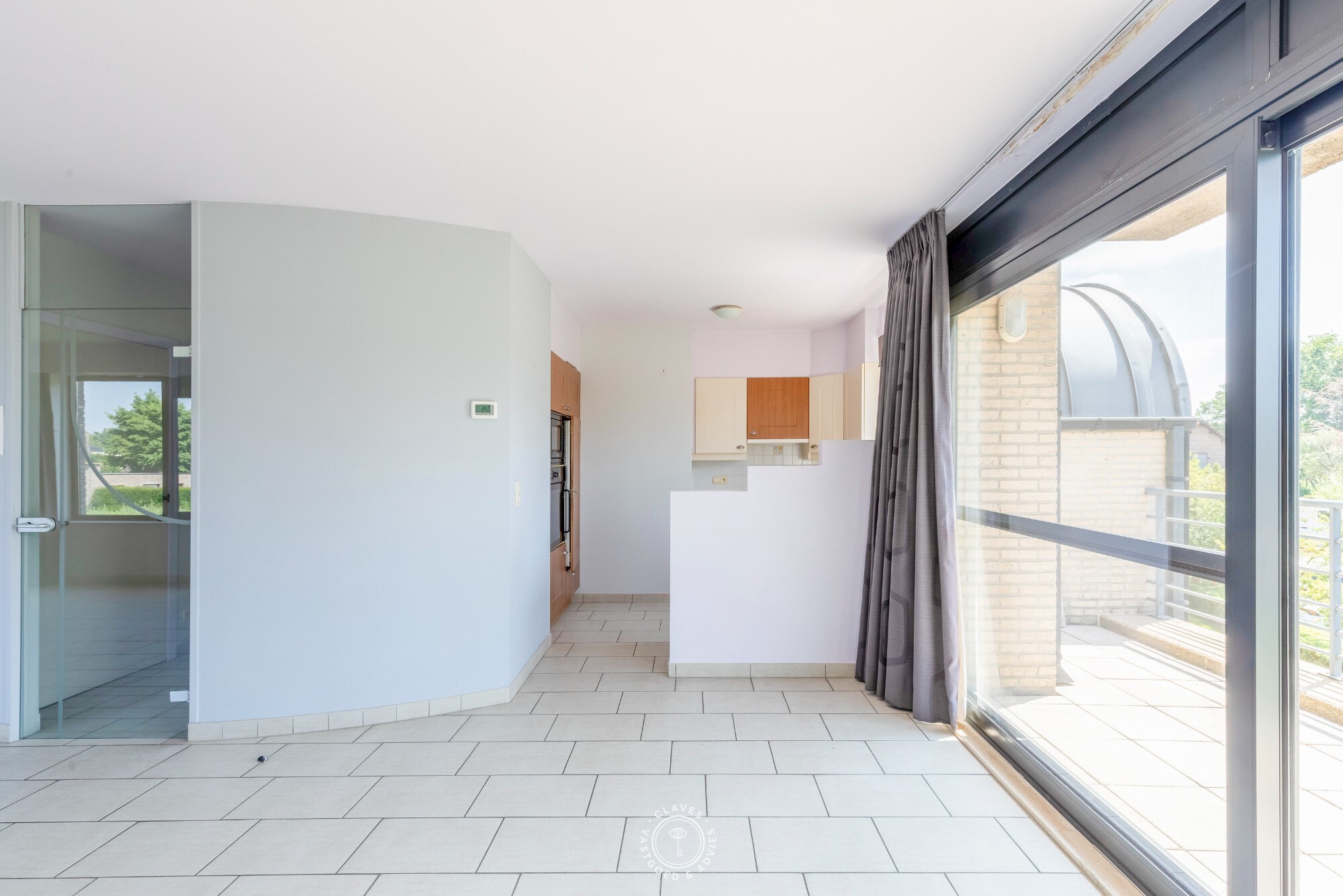 Ruim appartement met drie slaapkamers en zonnig terras
