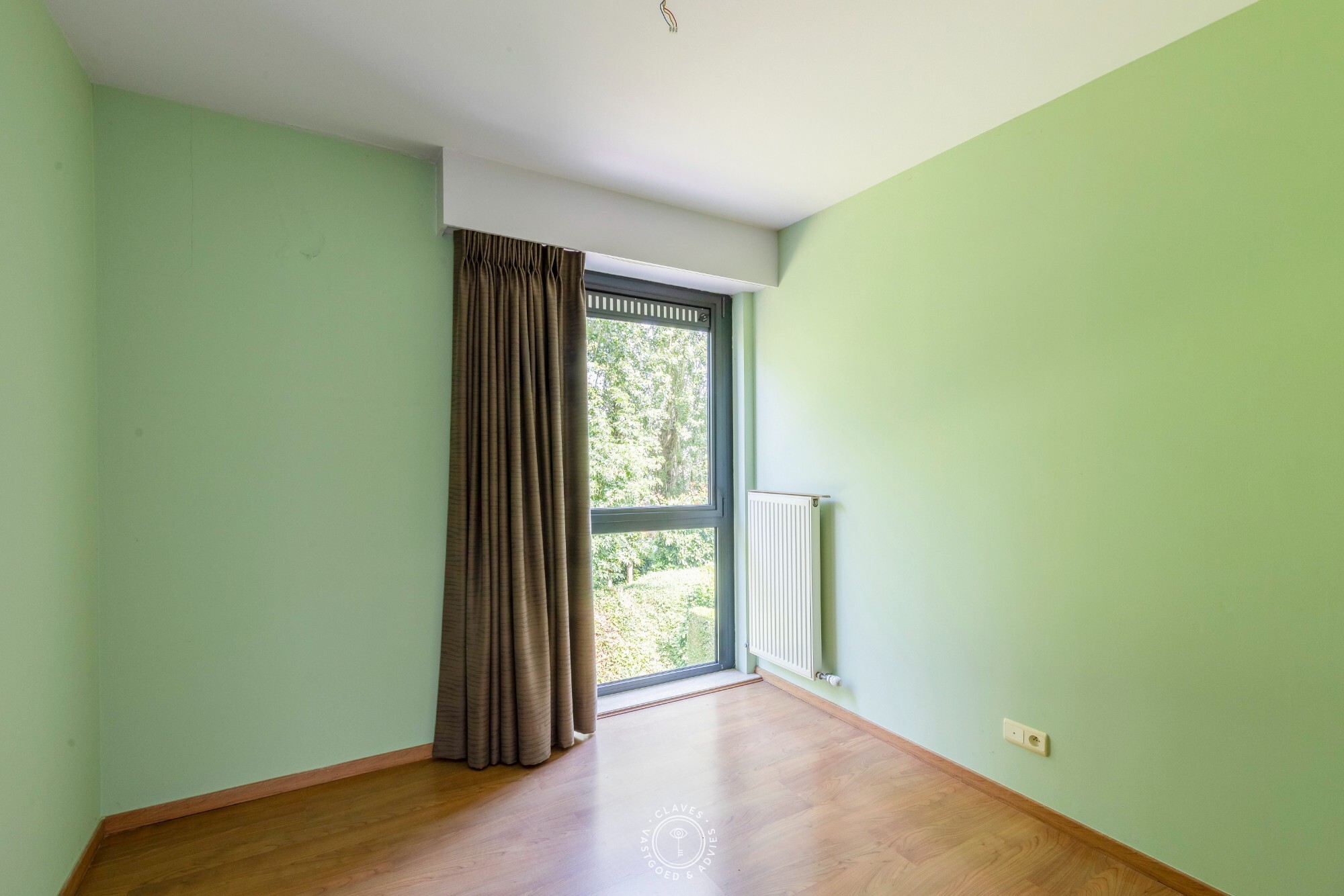 Ruim appartement met drie slaapkamers en zonnig terras