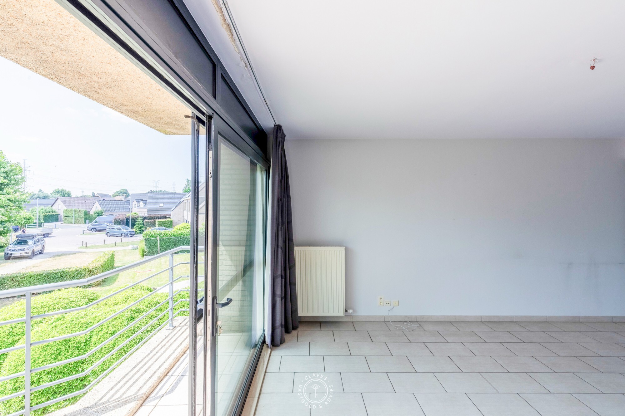 Ruim appartement met drie slaapkamers en zonnig terras
