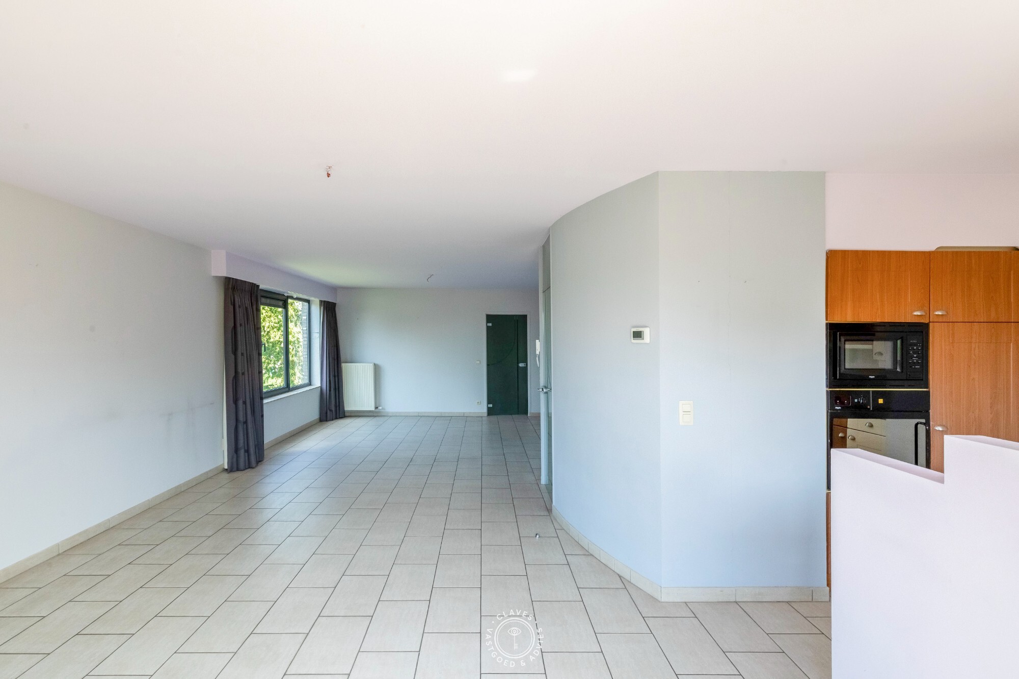 Ruim appartement met drie slaapkamers en zonnig terras
