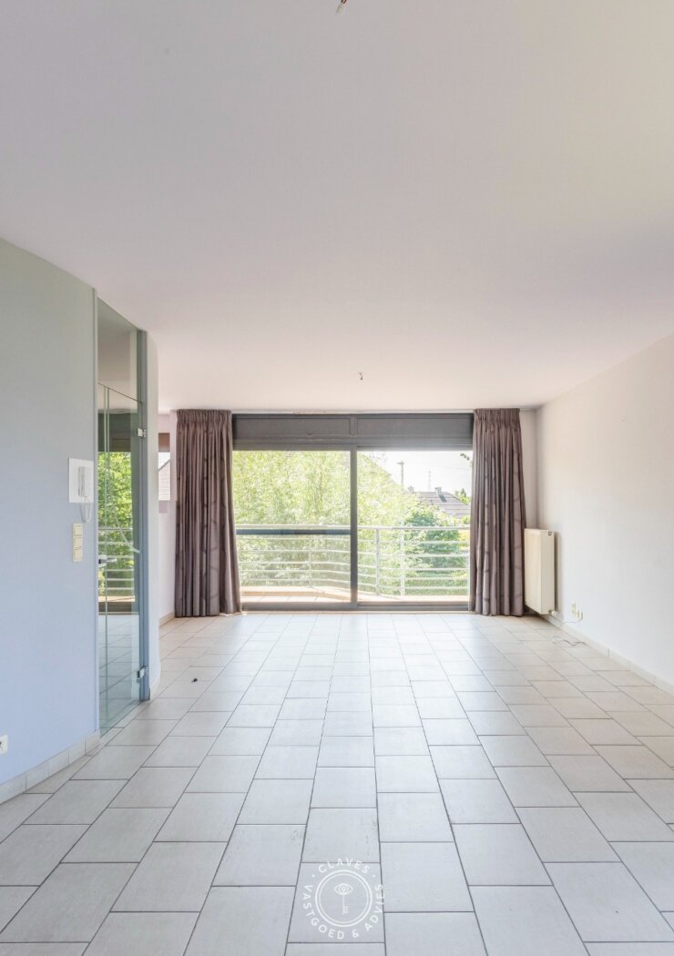 Ruim appartement met drie slaapkamers en zonnig terras