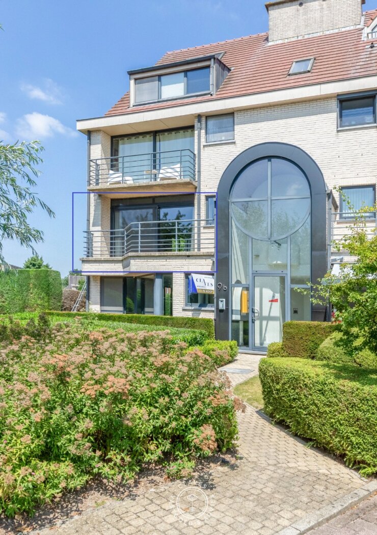 Ruim appartement met drie slaapkamers en zonnig terras