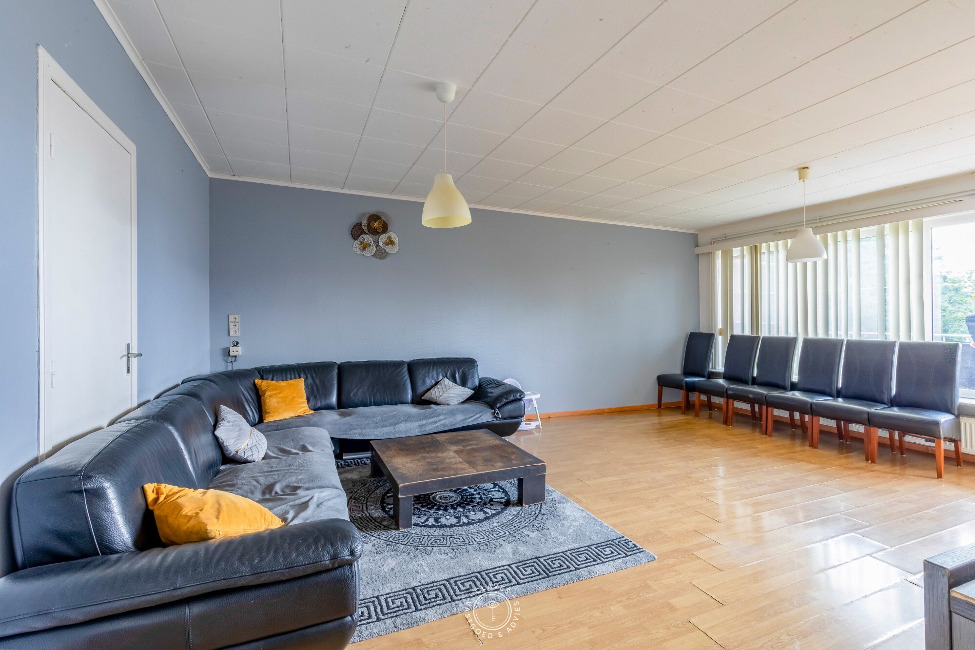 Opbrengsteigendom met drie appartementen op gunstige locatie in centrum Sint-Niklaas