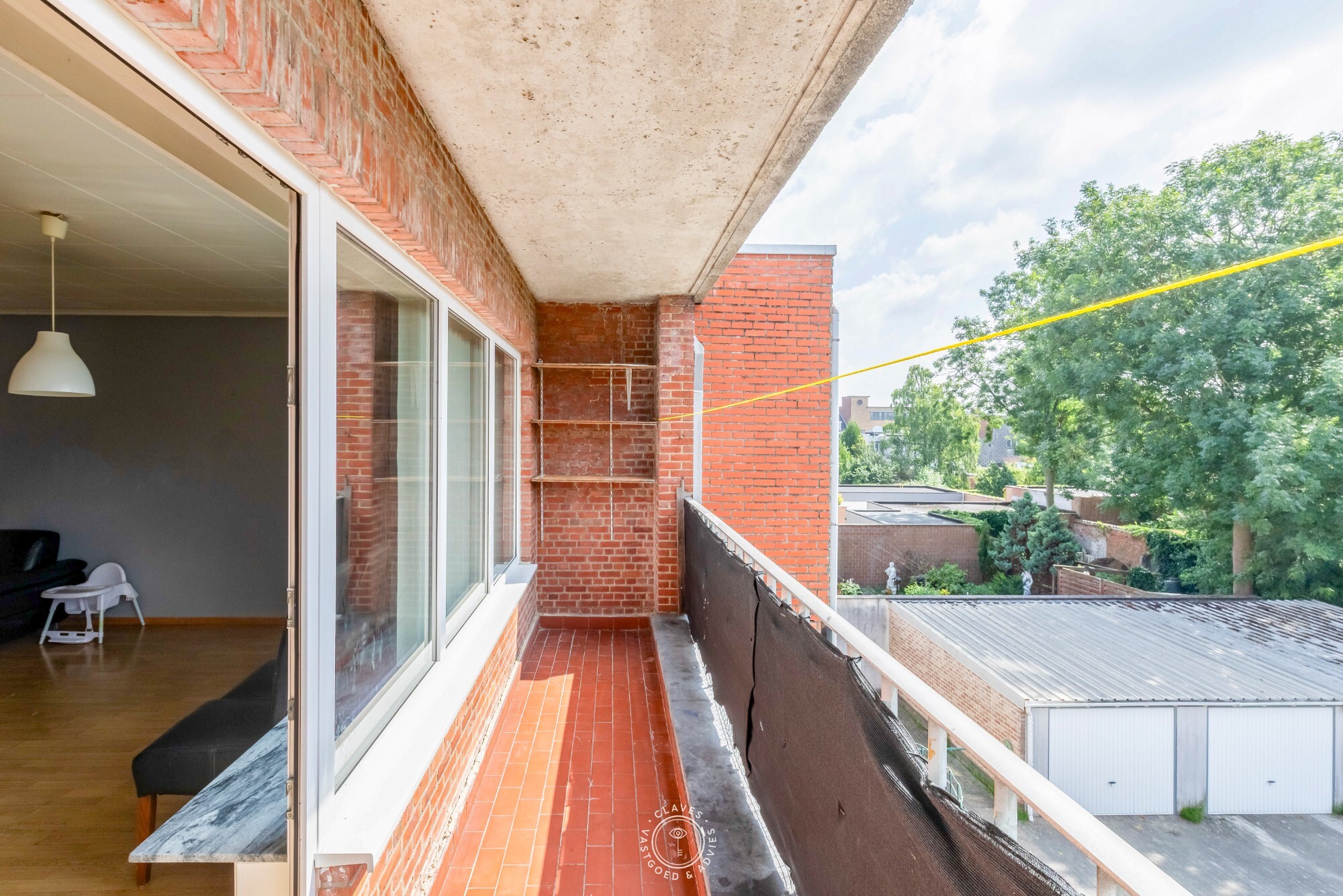 Opbrengsteigendom met drie appartementen op gunstige locatie in centrum Sint-Niklaas
