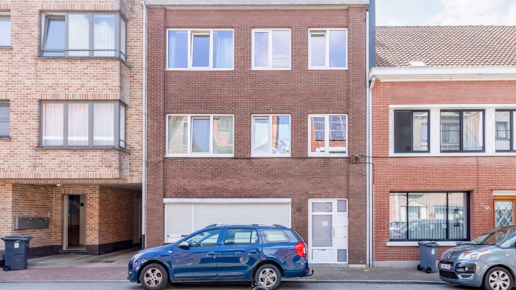 Opbrengsteigendom met drie appartementen op gunstige locatie in centrum Sint-Niklaas