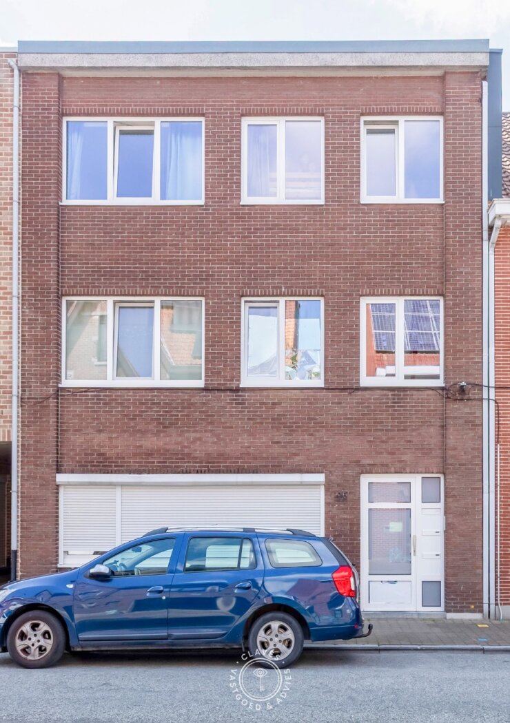 Opbrengsteigendom met drie appartementen op gunstige locatie in centrum Sint-Niklaas