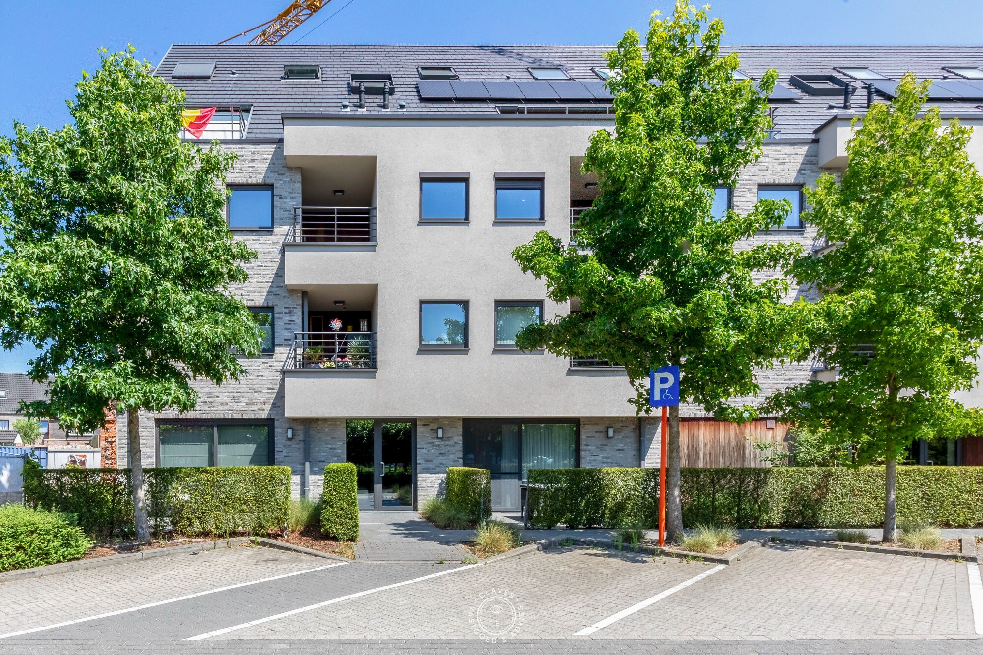 Mooi en recent appartement met staanplaats