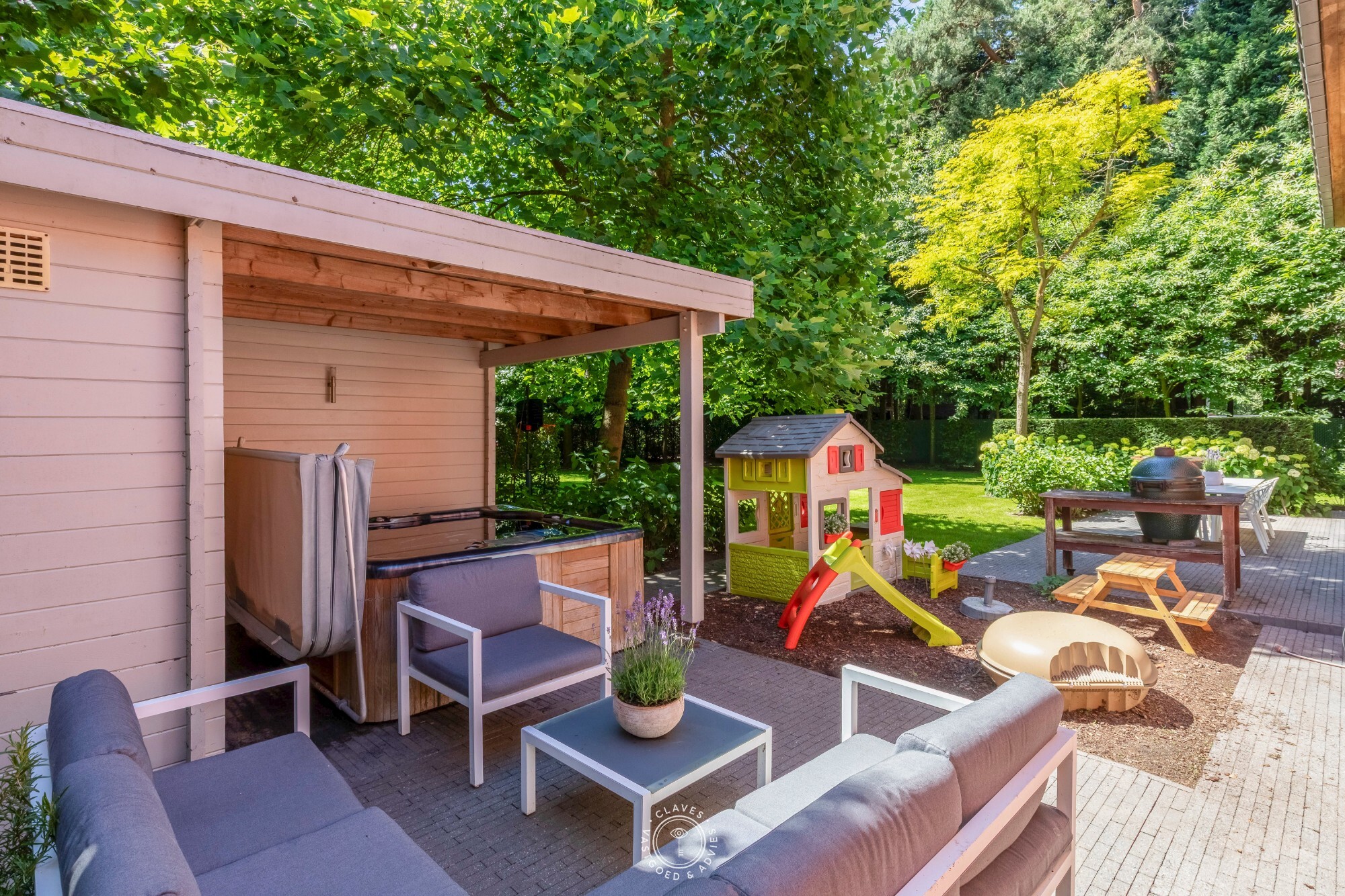 Exclusief wonen in het groen op een perceel van 1.885 m²