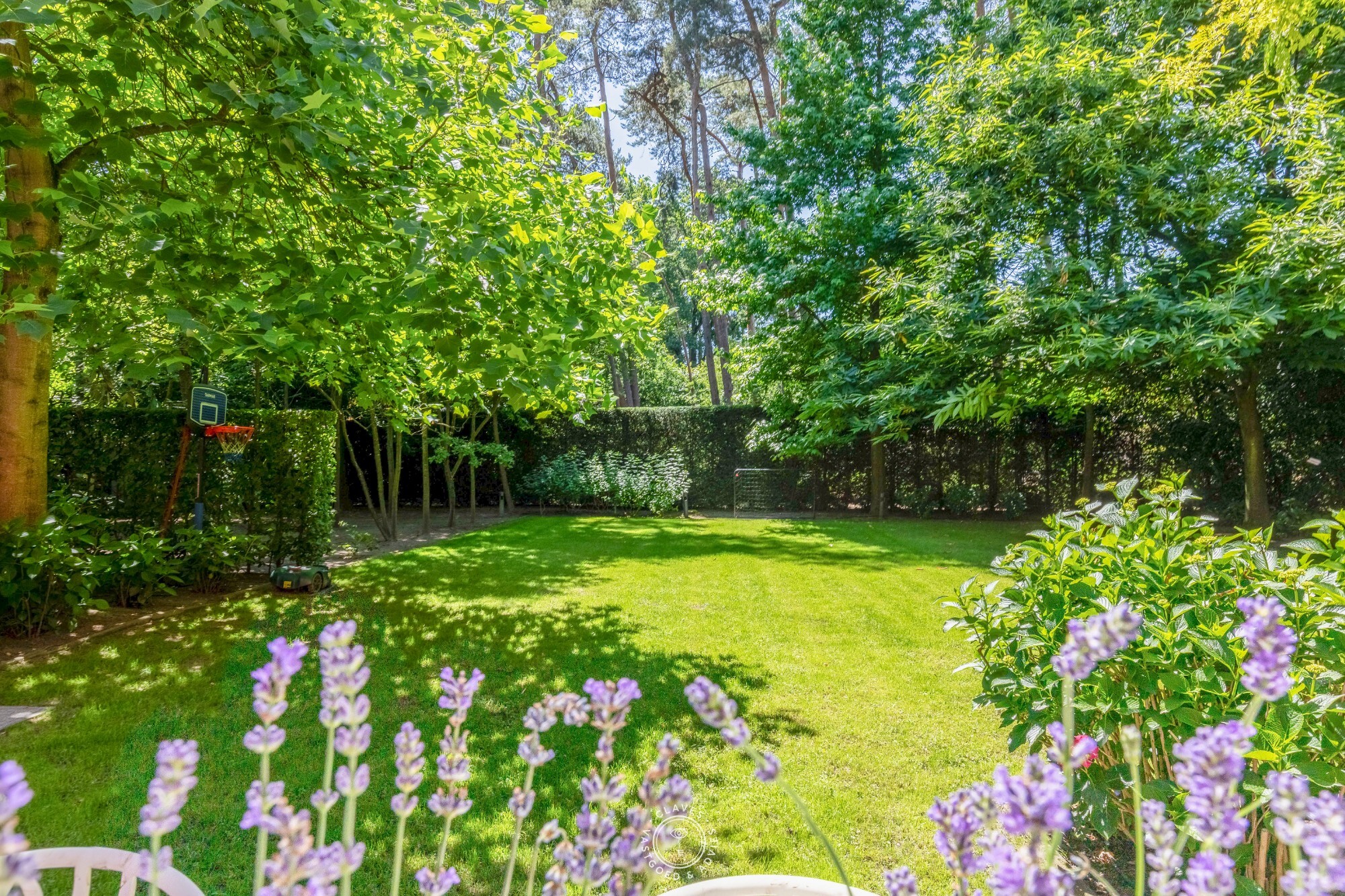 Exclusief wonen in het groen op een perceel van 1.885 m²