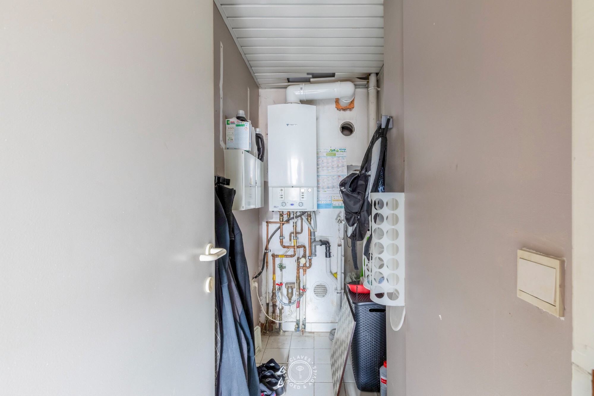 Lichtrijk tweeslaapkamerappartement met autostaanplaats op toplocatie