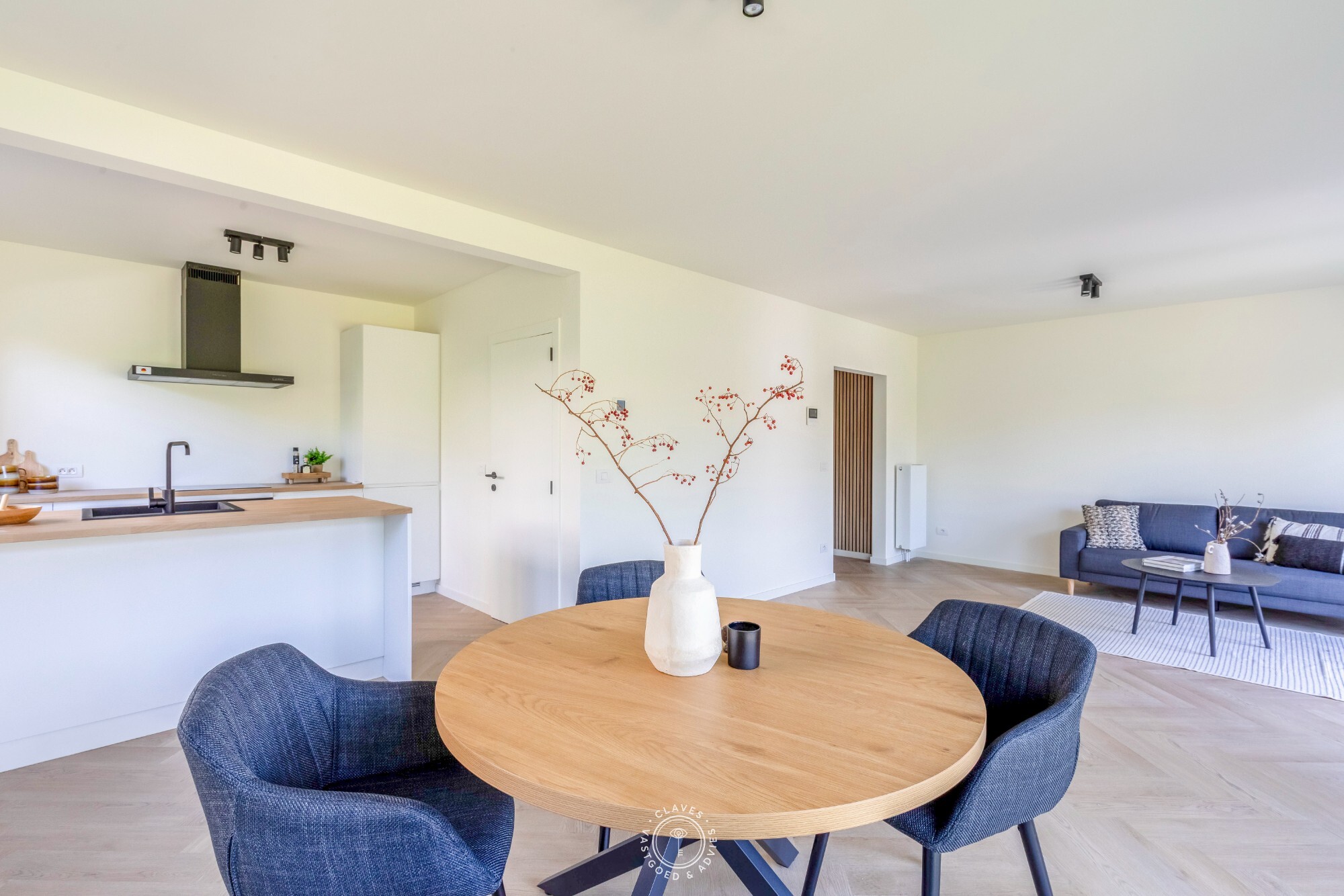 High-end vernieuwbouwappartement met privatieve tuin