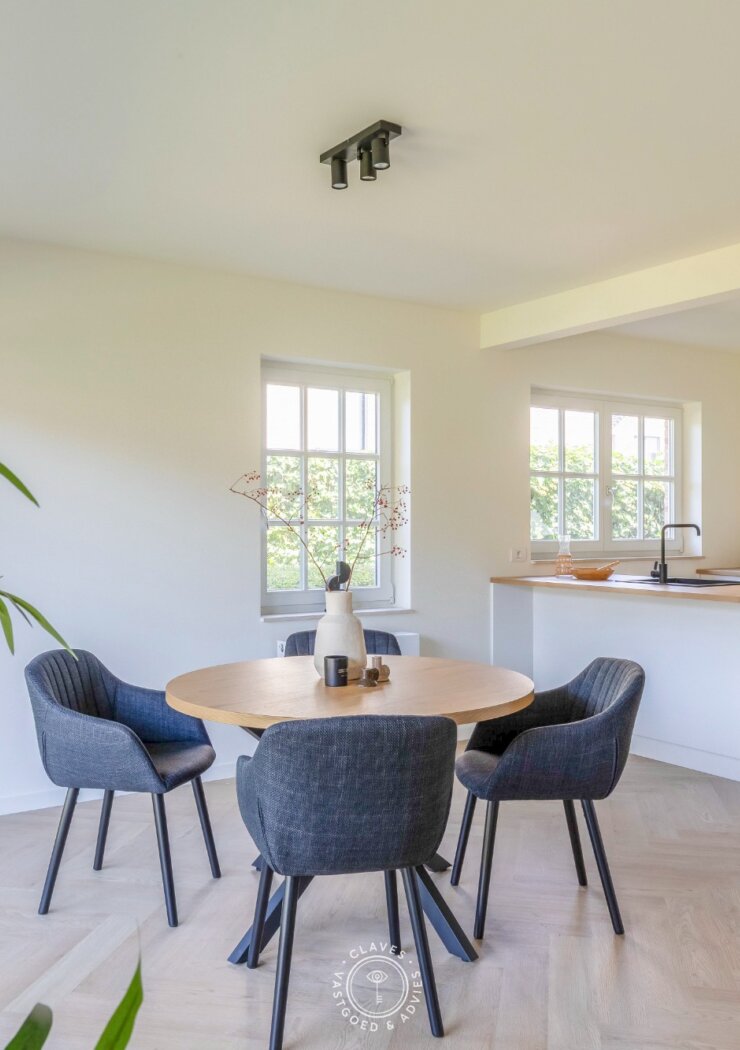 High-end vernieuwbouwappartement met privatieve tuin