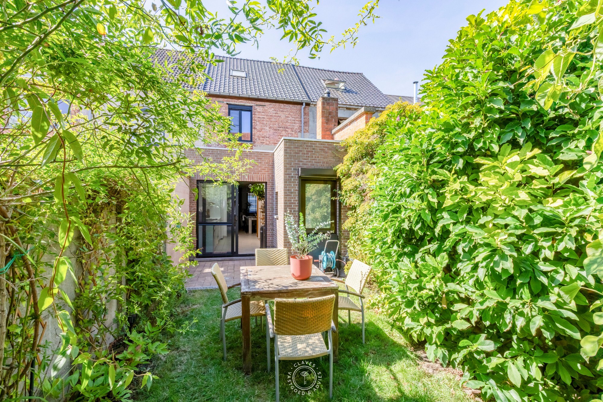 Verzorgde rijwoning met gezellige stadstuin