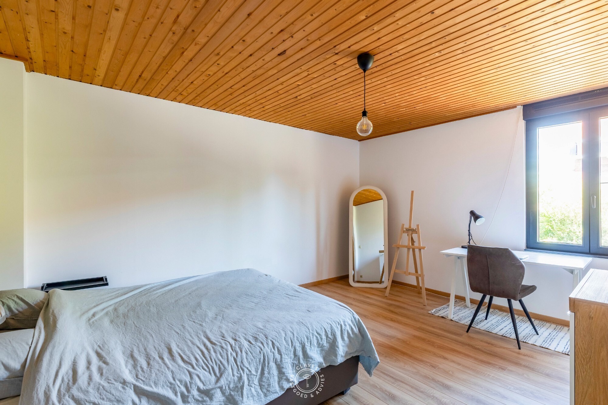 Verzorgde rijwoning met gezellige stadstuin