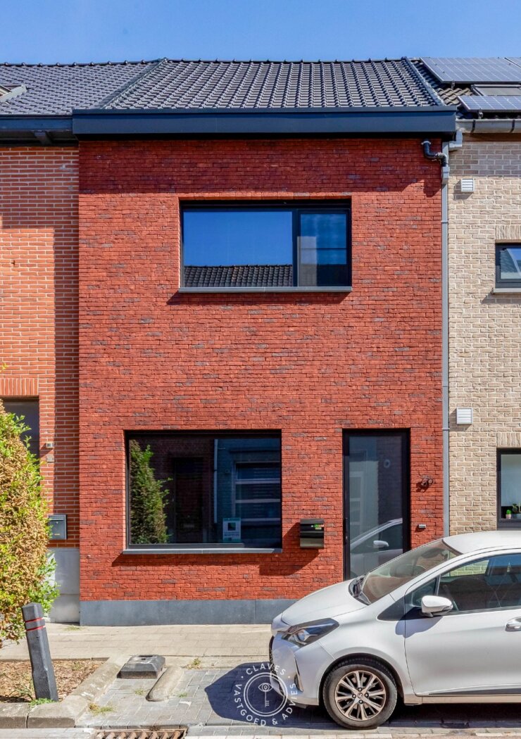 Verzorgde rijwoning met gezellige stadstuin