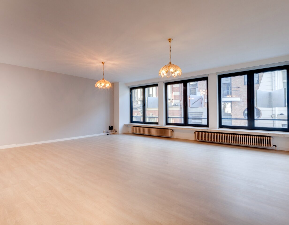 Uitstekend gelegen en lichtrijk 2-slaapkamerappartement
