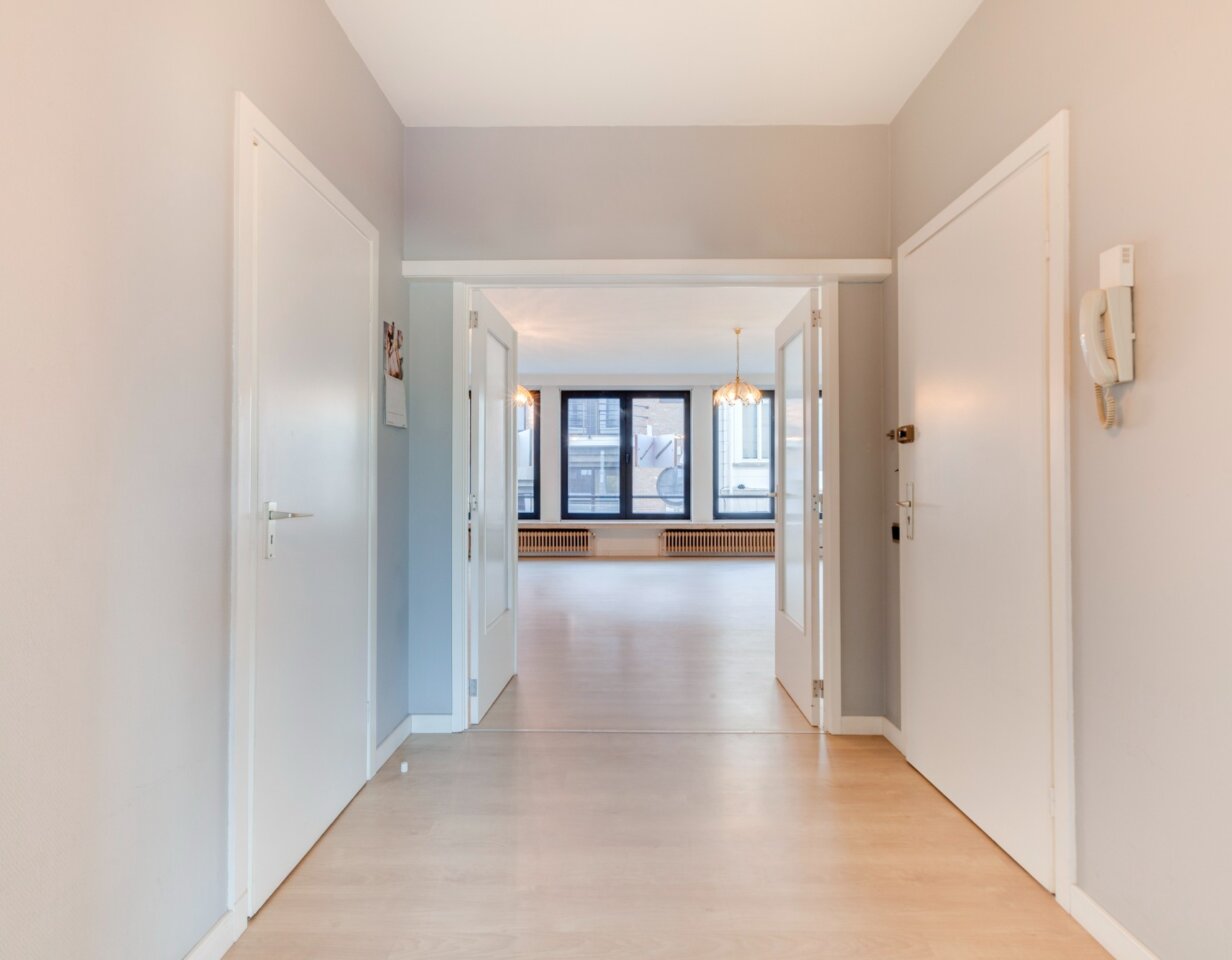 Uitstekend gelegen en lichtrijk 2-slaapkamerappartement