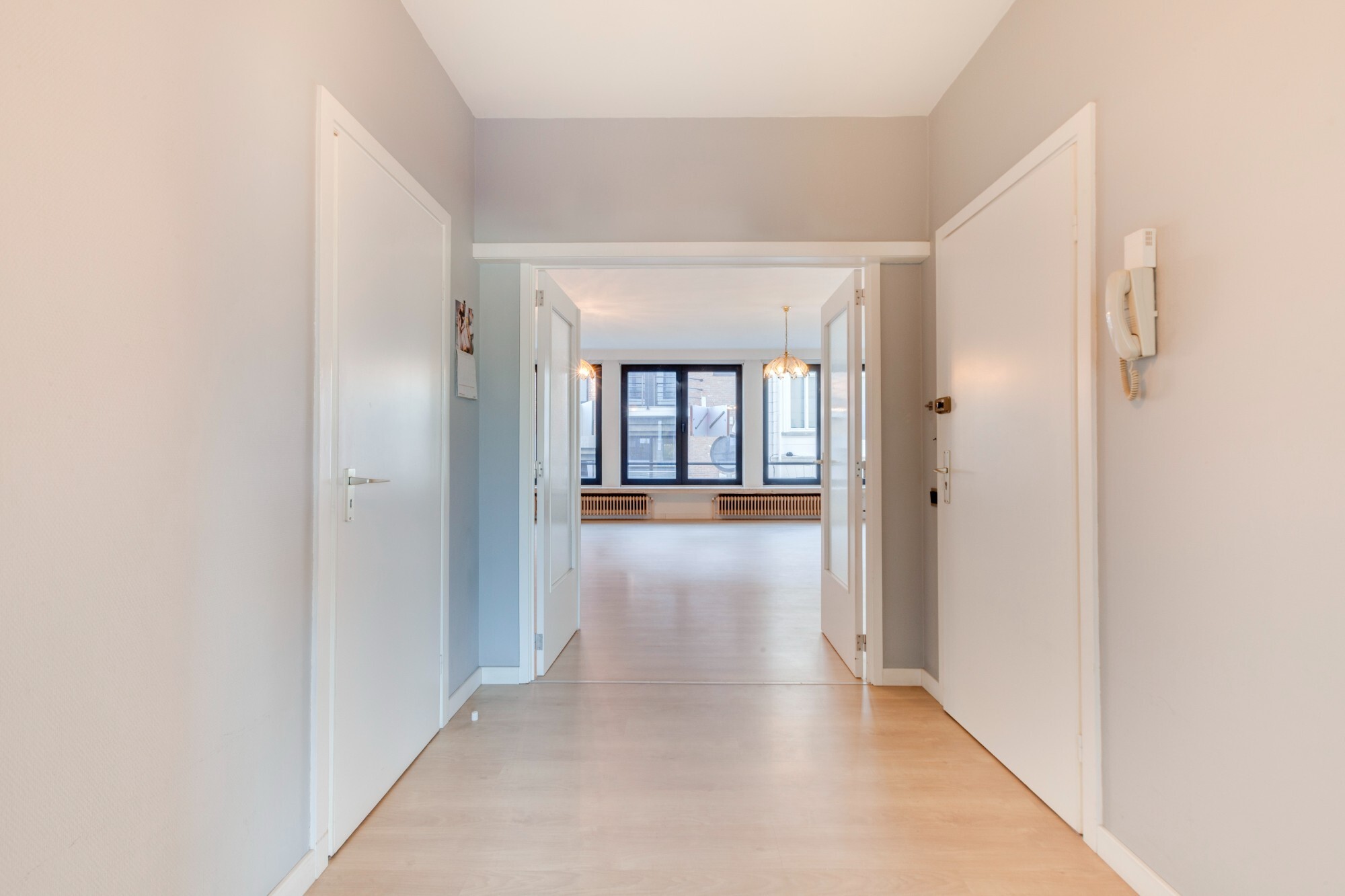 Uitstekend gelegen en lichtrijk 2-slaapkamerappartement
