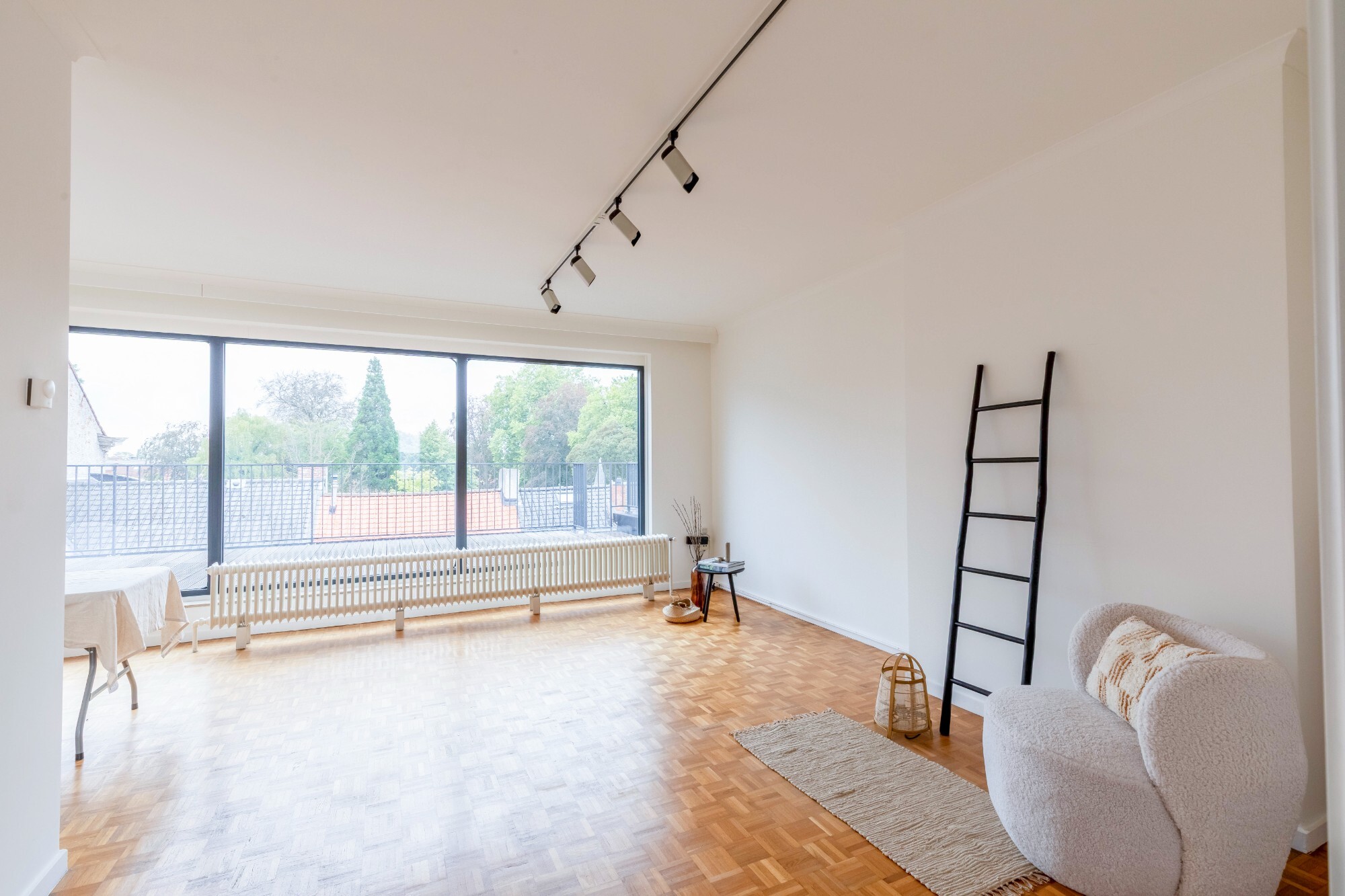 Dakappartement met ruim zuidgericht terras in centrum Sint-Niklaas
