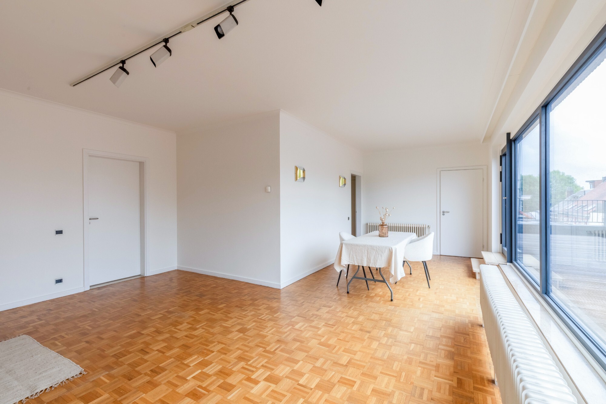 Dakappartement met ruim zuidgericht terras in centrum Sint-Niklaas