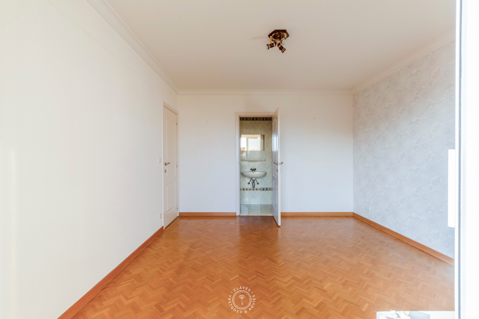 Centraal gelegen appartement met drie slaapkamers en veel lichtinval
