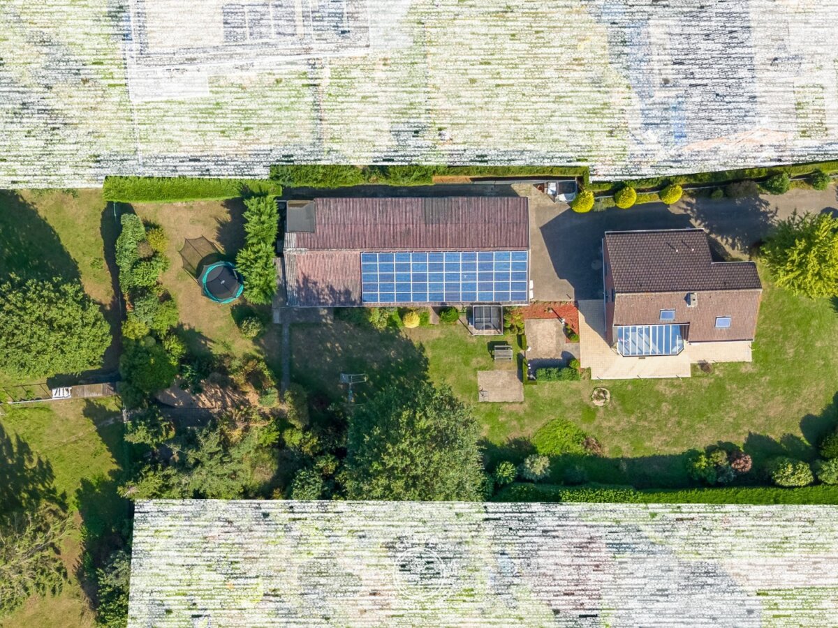 Open bebouwing op 4.051 m² met loods en vergund KMO-potentieel