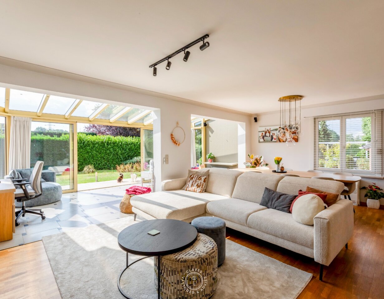 Open bebouwing op 4.051 m² met loods en vergund KMO-potentieel