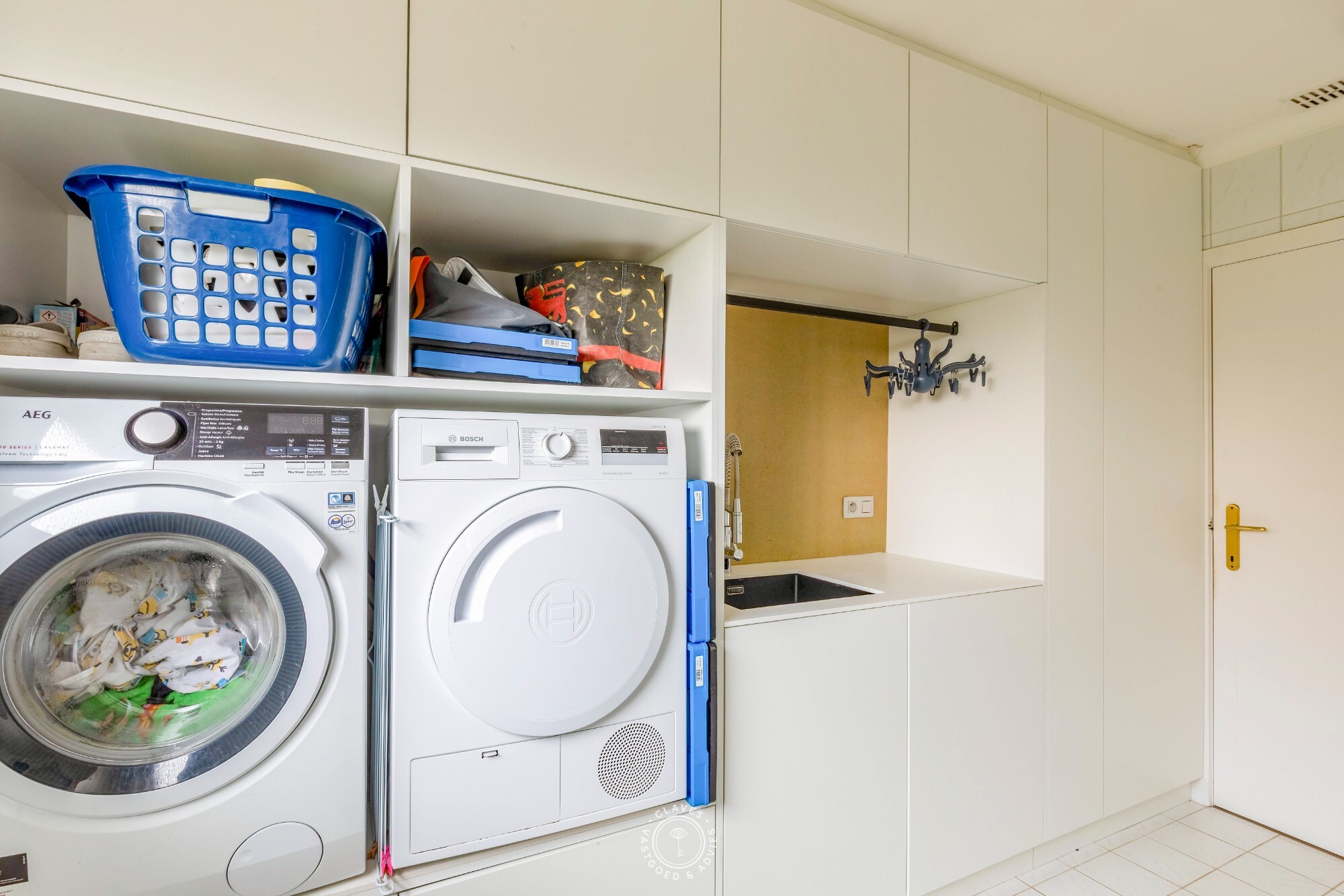 Open bebouwing op 4.051 m² met loods en vergund KMO-potentieel