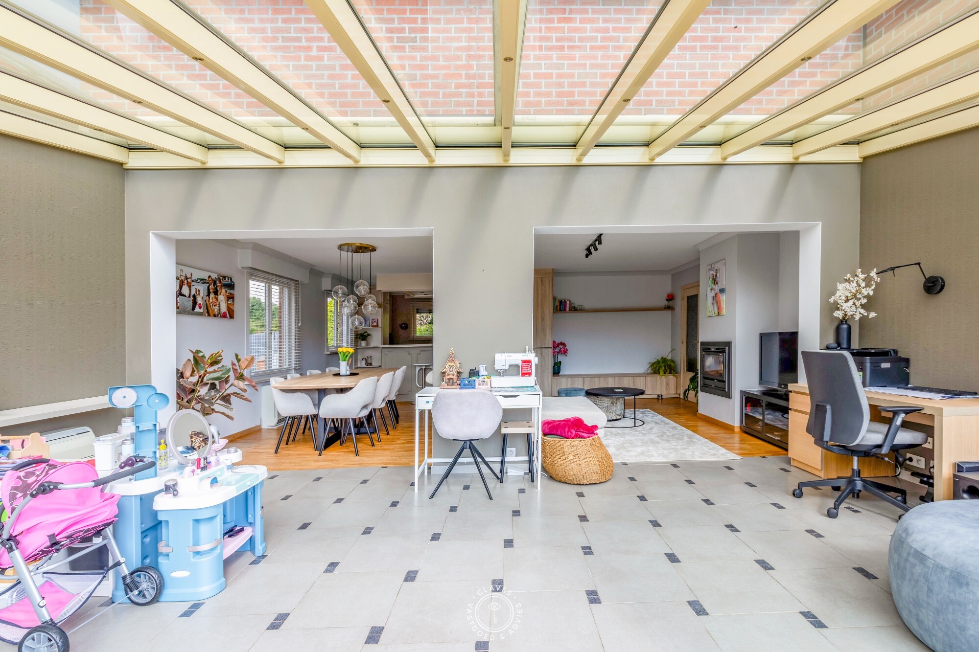 Open bebouwing op 4.051 m² met loods en vergund KMO-potentieel