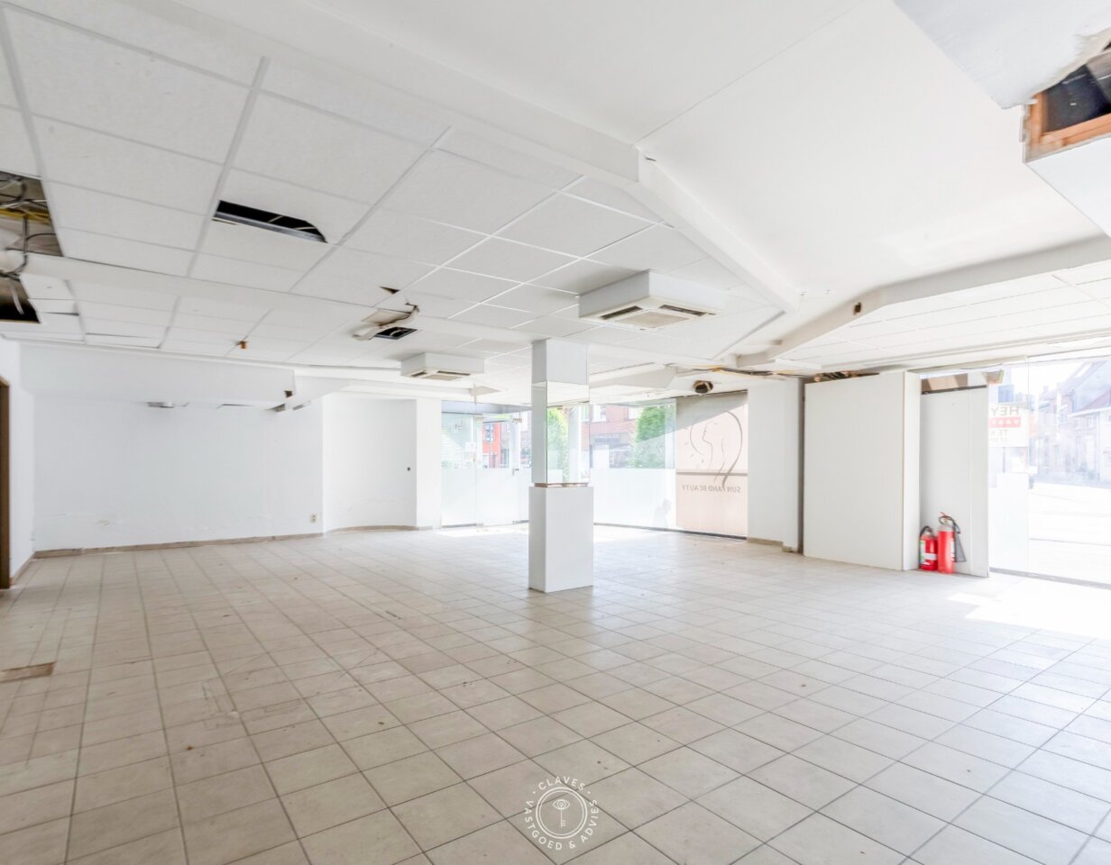 Commerciële toplocatie: handelspand met brede etalage en veel passage