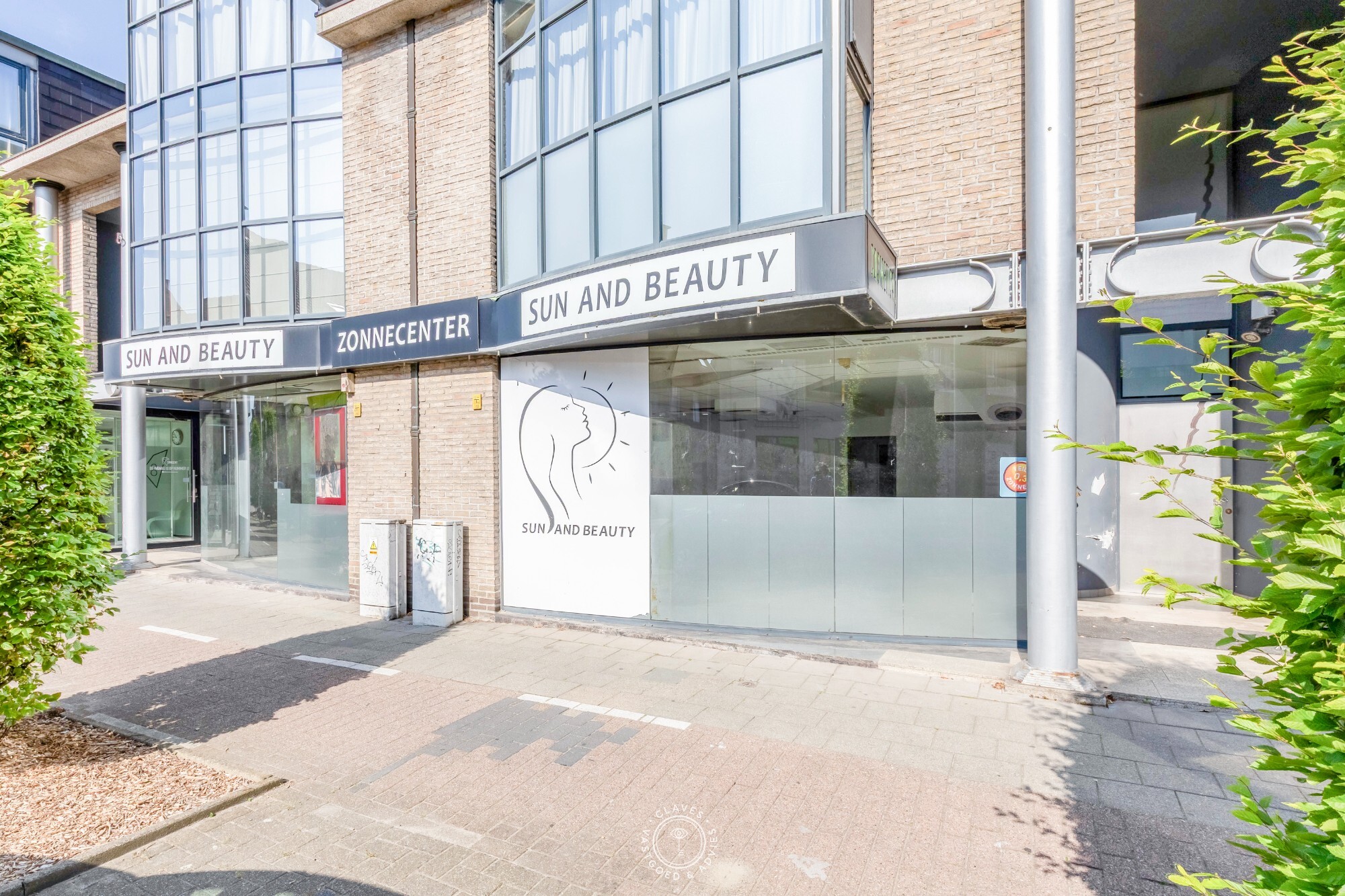 Commerciële toplocatie: handelspand met brede etalage en veel passage