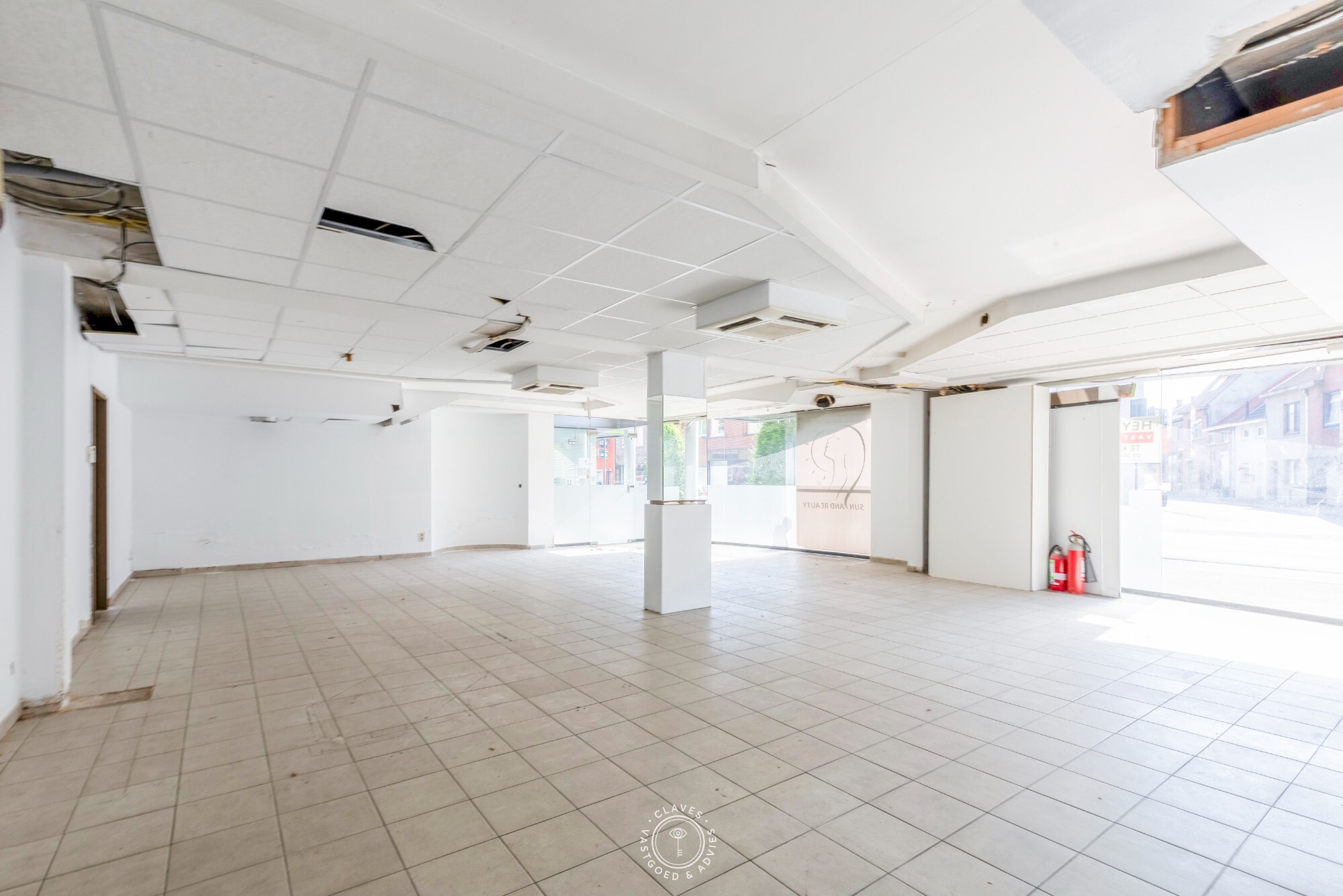 Commerciële toplocatie: handelspand met brede etalage en veel passage