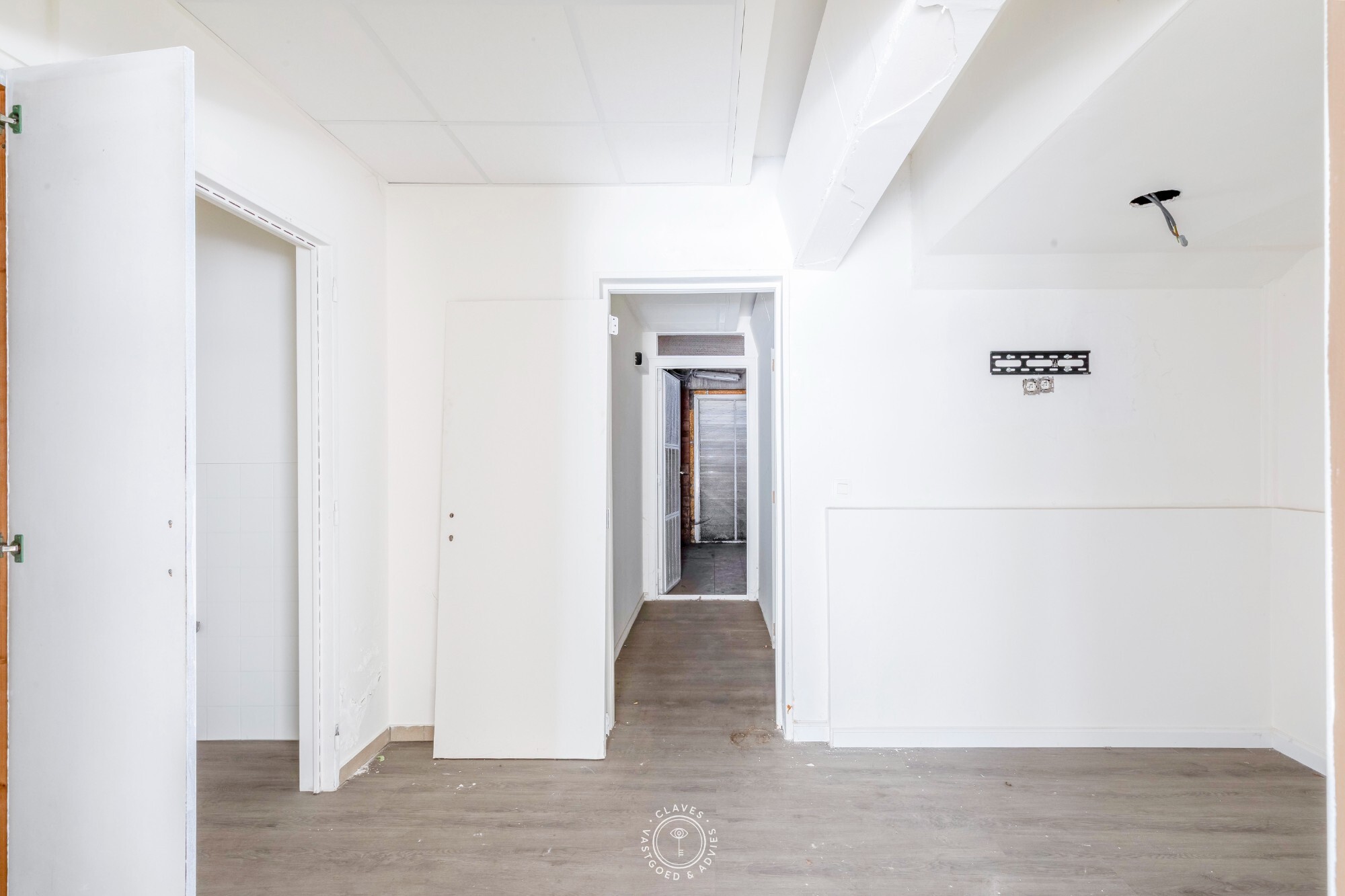 Commerciële toplocatie: handelspand met brede etalage en veel passage
