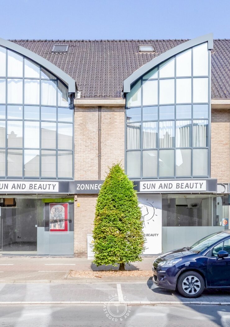 Commerciële toplocatie: handelspand met brede etalage en veel passage
