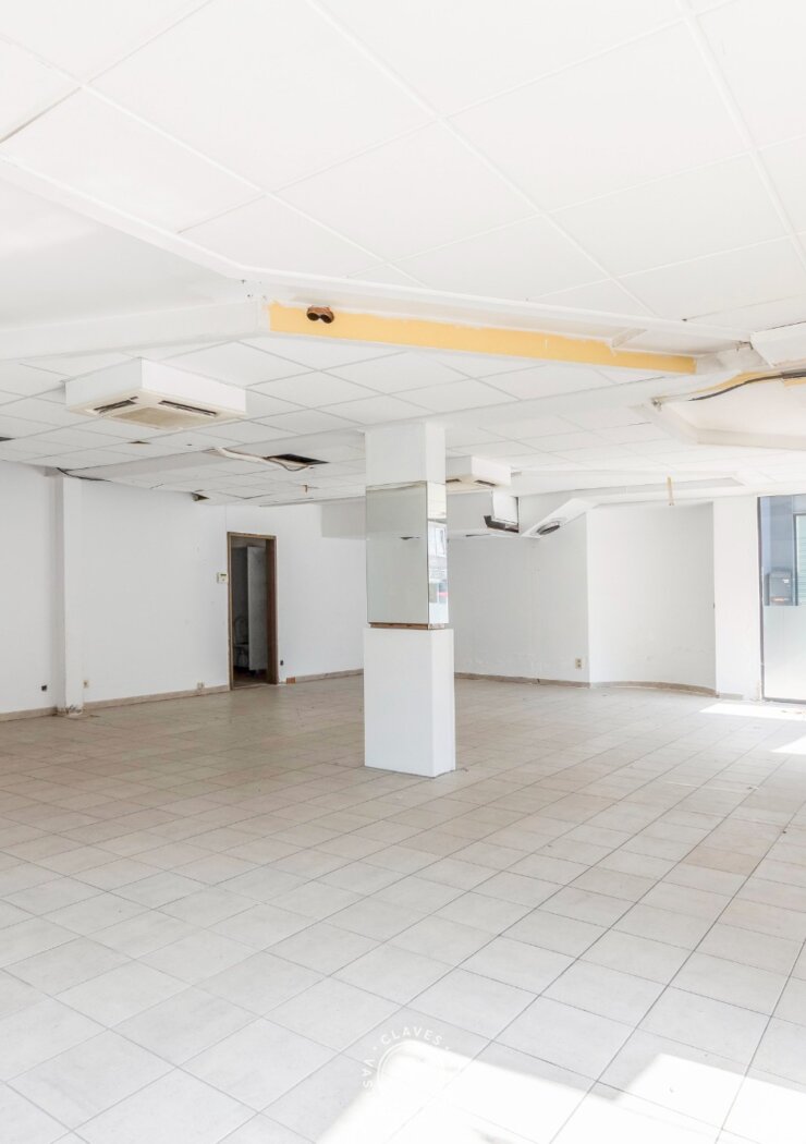 Commerciële toplocatie: handelspand met brede etalage en veel passage