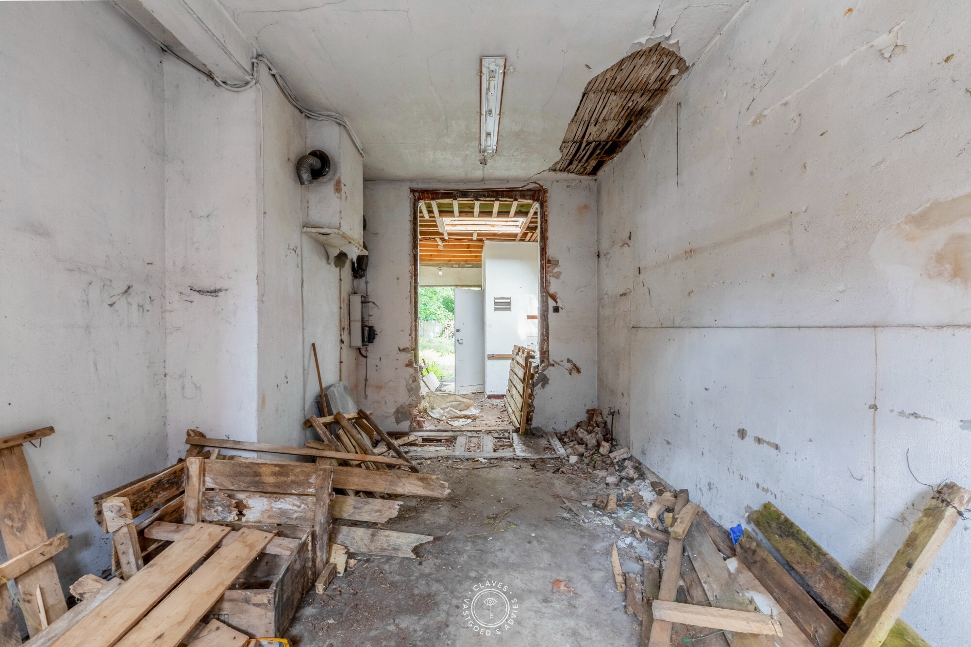 Hoekwoning met karakter – totaal te renoveren, met potentieel en erfgoedwaarde