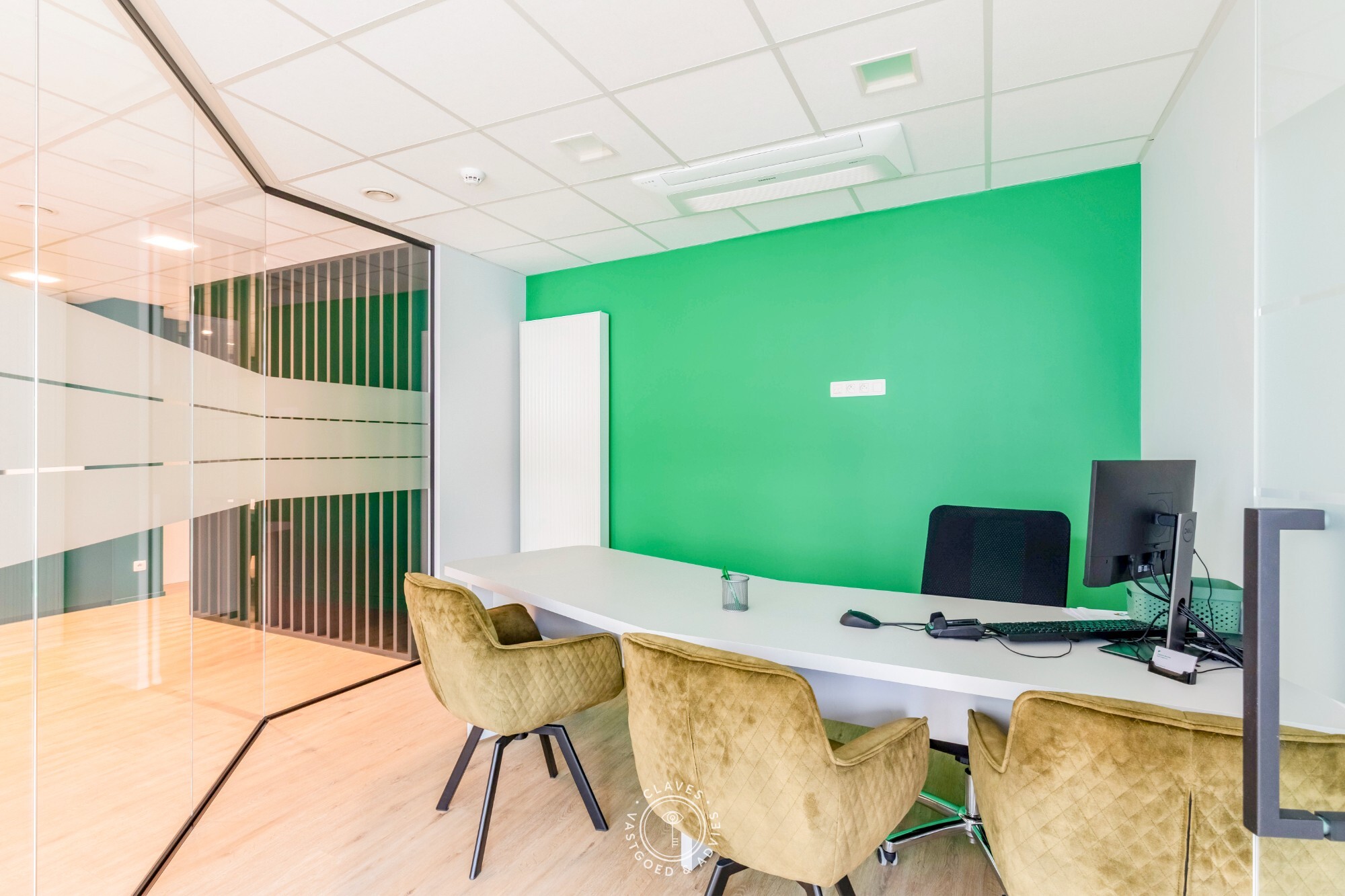 Interessante investeringseigendom in centrum Beveren met handelspand en 3 appartementen