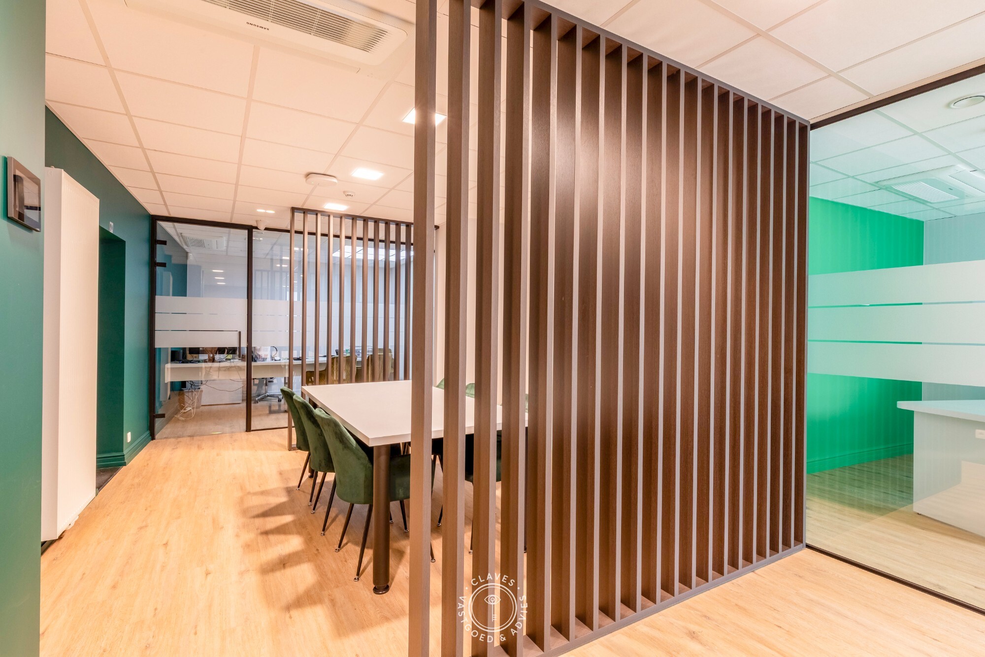 Interessante investeringseigendom in centrum Beveren met handelspand en 3 appartementen
