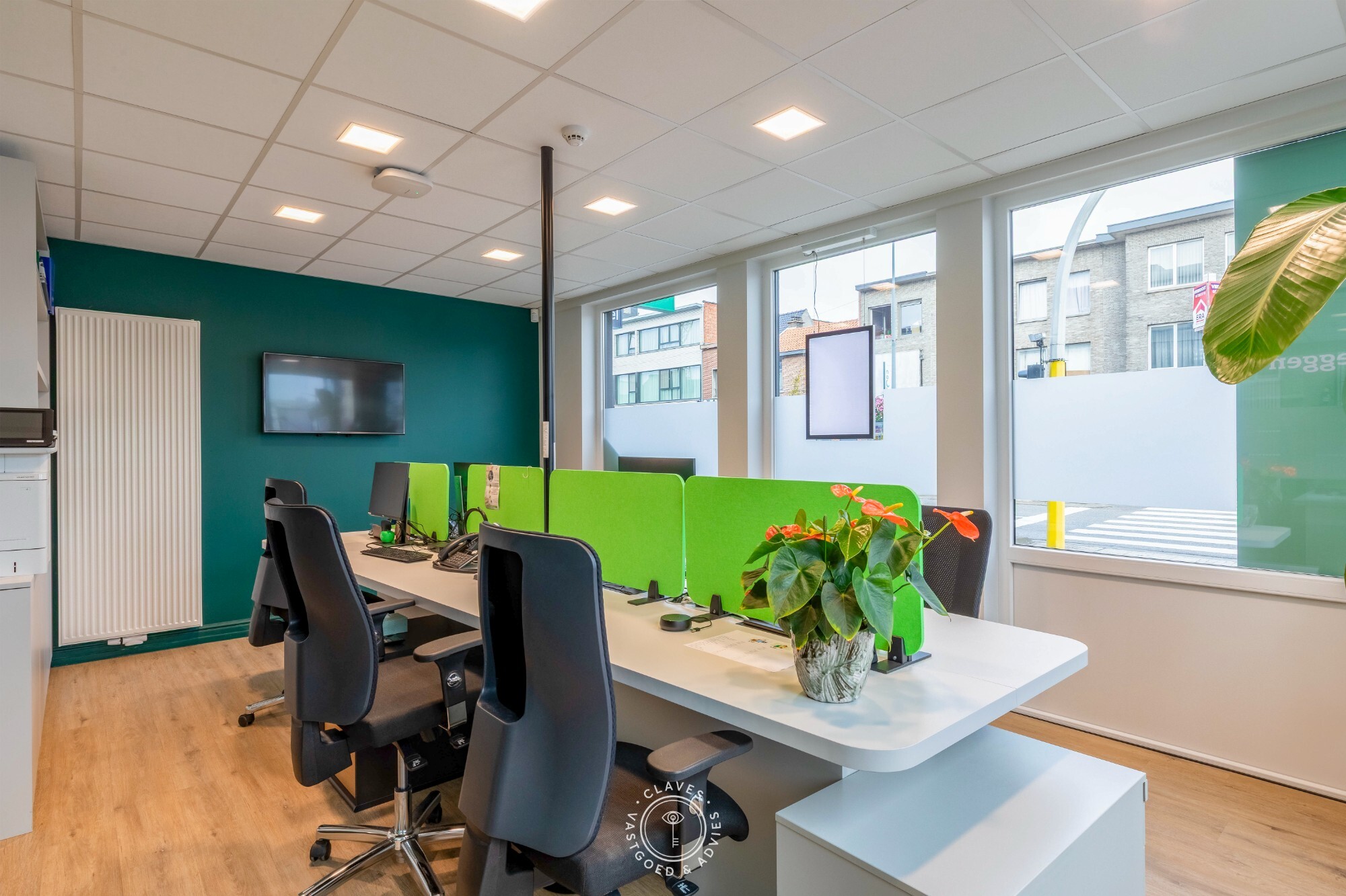 Interessante investeringseigendom in centrum Beveren met handelspand en 3 appartementen