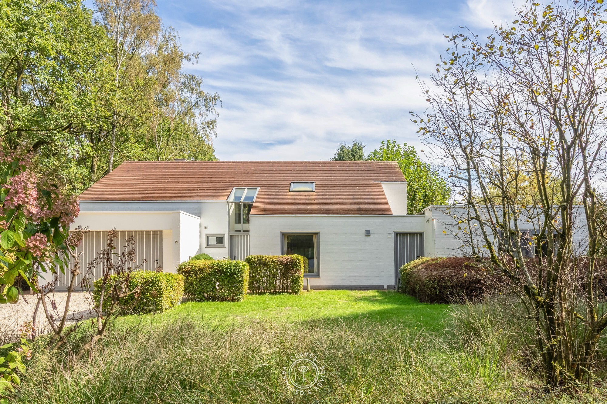 Residentiële villa op een uitzonderlijk groen perceel van meer dan 2.000 m² in de gegeerde Eikenlaan te Belsele