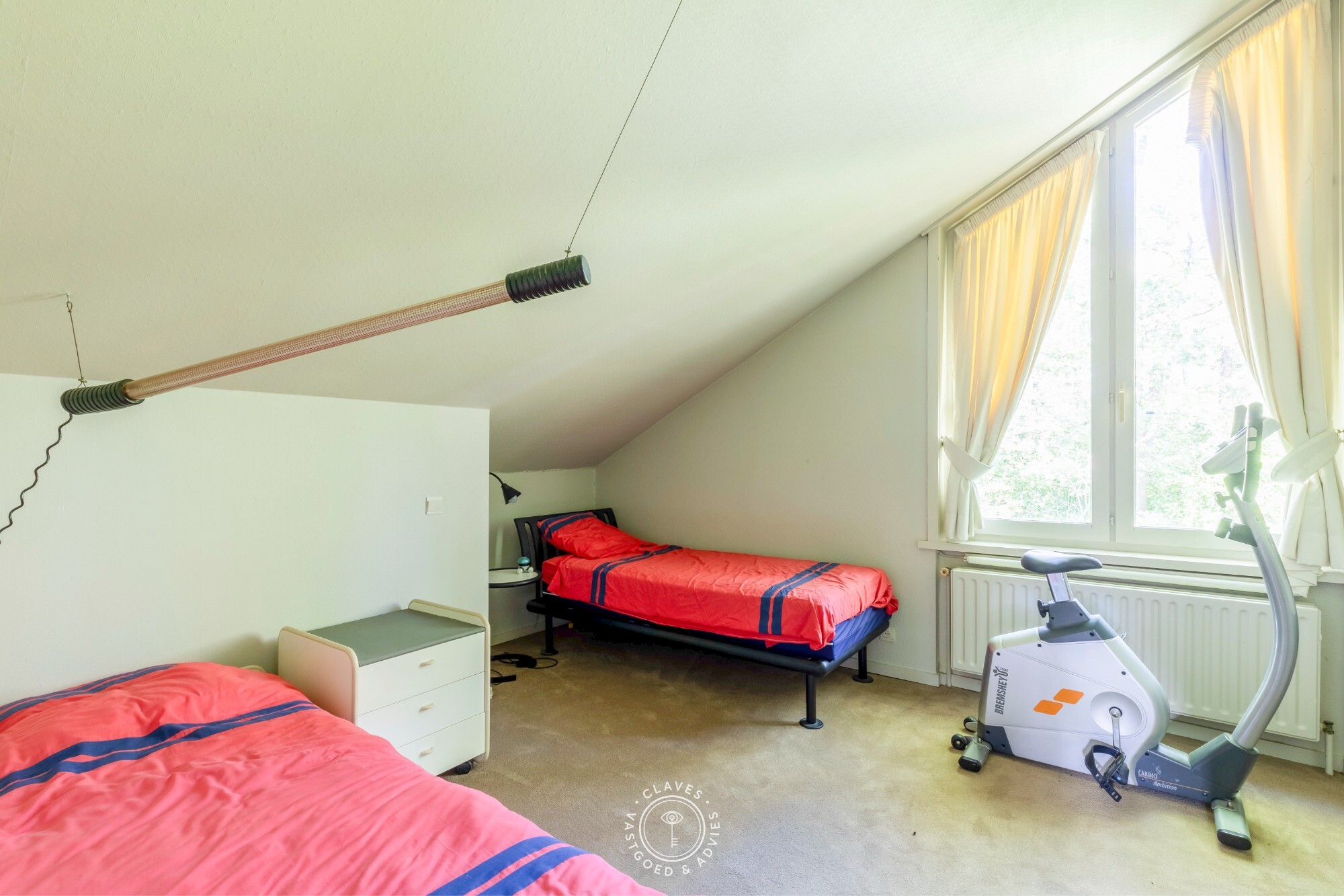Residentiële villa op een uitzonderlijk groen perceel van meer dan 2.000 m² in de gegeerde Eikenlaan te Belsele