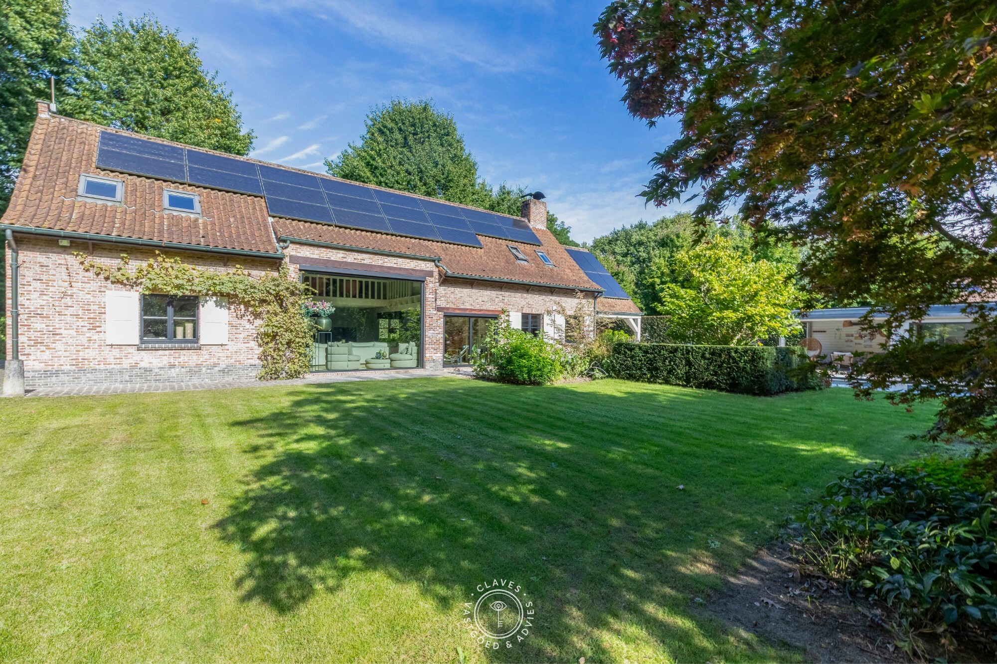 Villa met karakter, zwembad en een zee aan groen in Waasmunster
