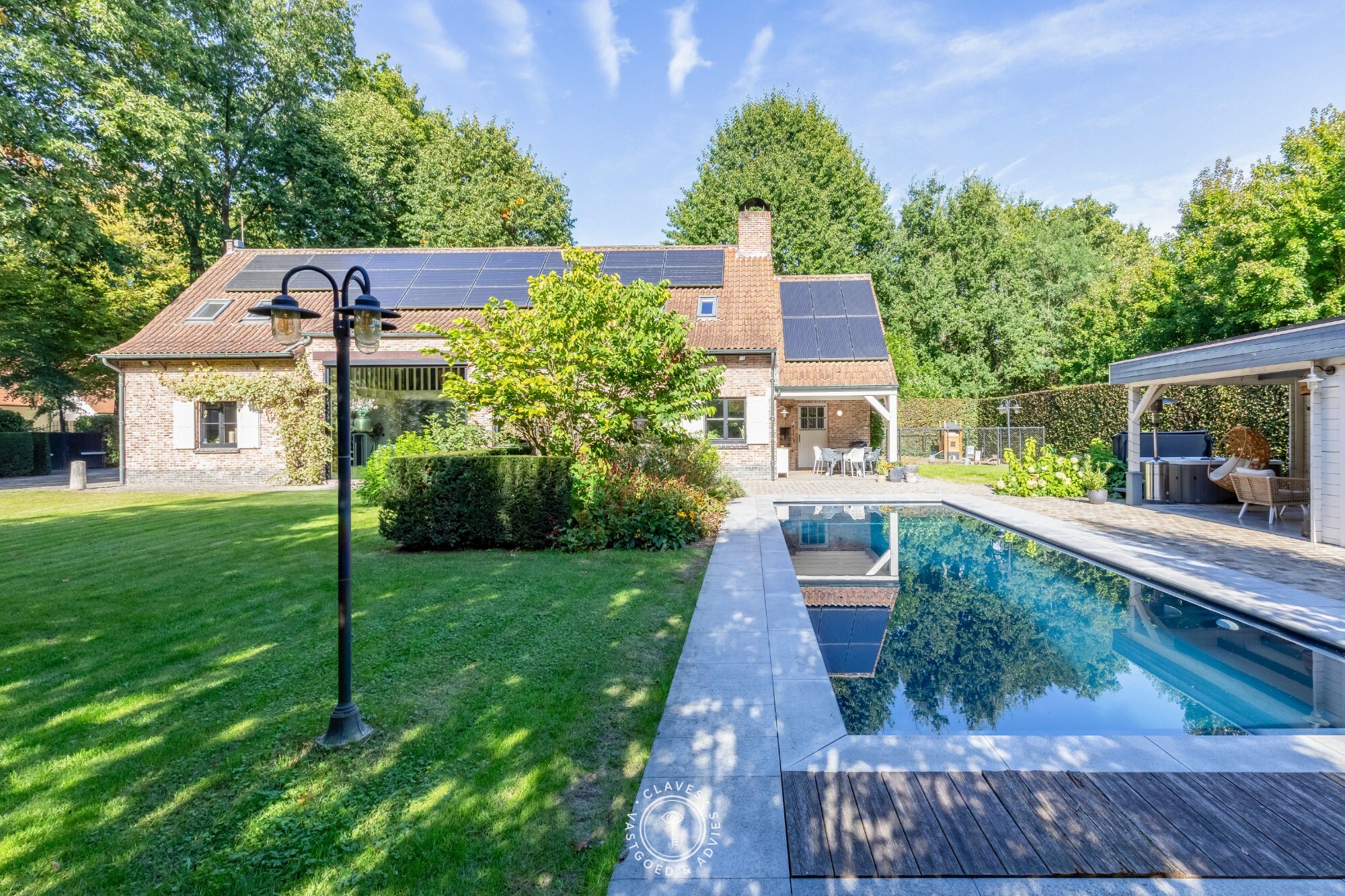 Villa met karakter, zwembad en een zee aan groen in Waasmunster