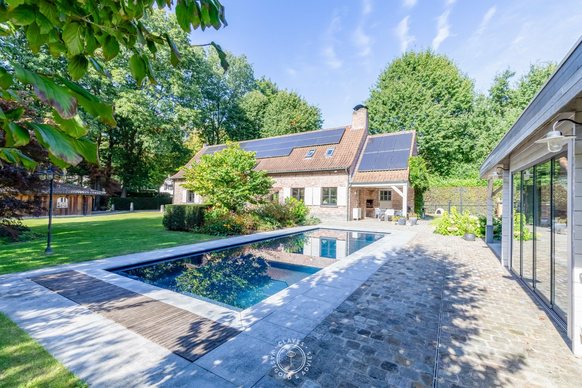 Villa met karakter, zwembad en een zee aan groen in Waasmunster