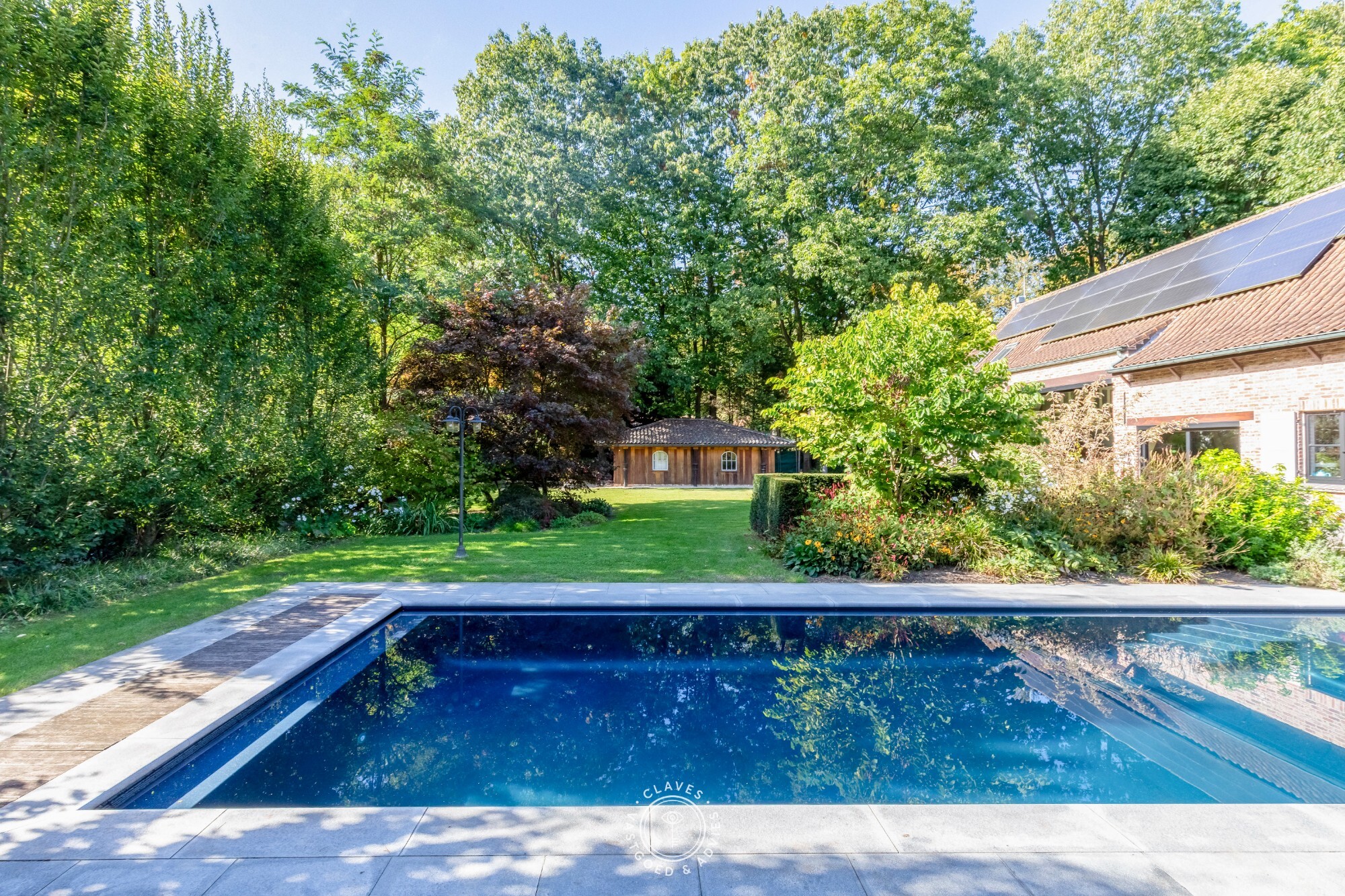 Villa met karakter, zwembad en een zee aan groen in Waasmunster