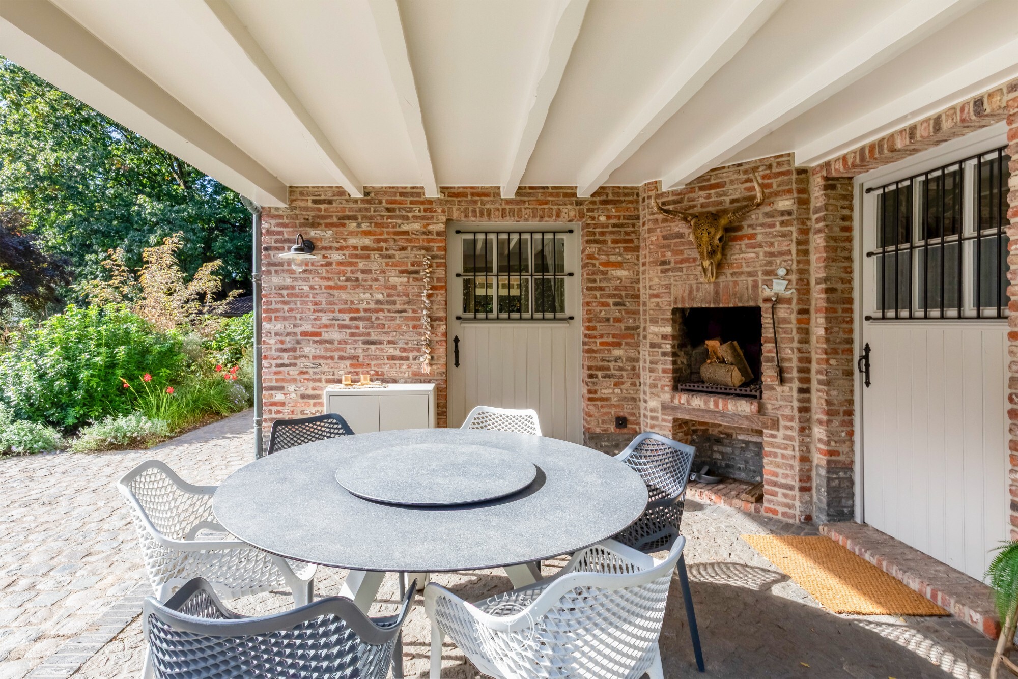 Villa met karakter, zwembad en een zee aan groen in Waasmunster