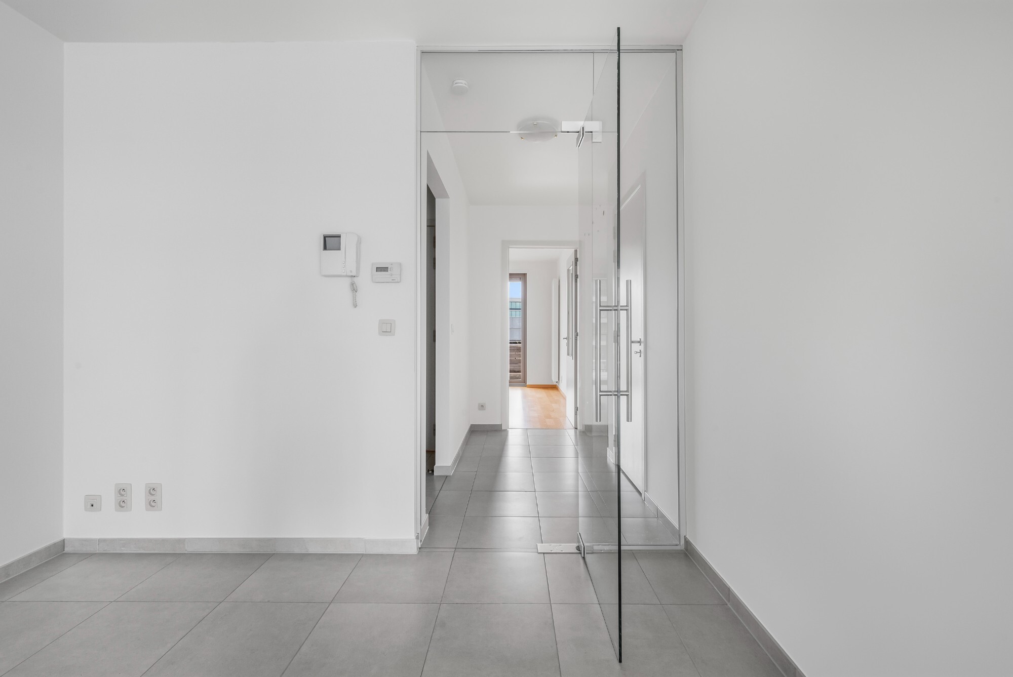 Lichtrijk appartement met Schelde-zicht, 2 slaapkamers en 2 parkeerplaatsen aan het Georges Van Dammeplein in Temse