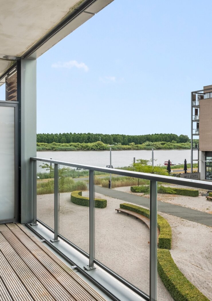 Lichtrijk appartement met Schelde-zicht, 2 slaapkamers en 2 parkeerplaatsen aan het Georges Van Dammeplein in Temse